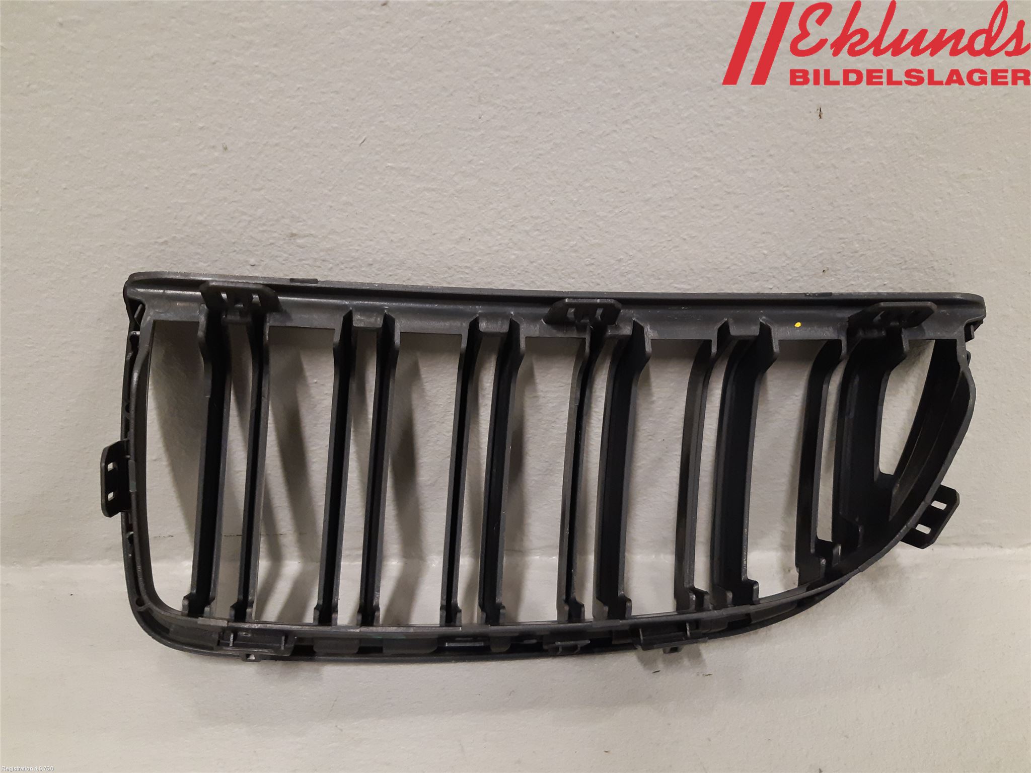 BMW 3 E90/91 SED/TOU 05-12 Grilldel Höger