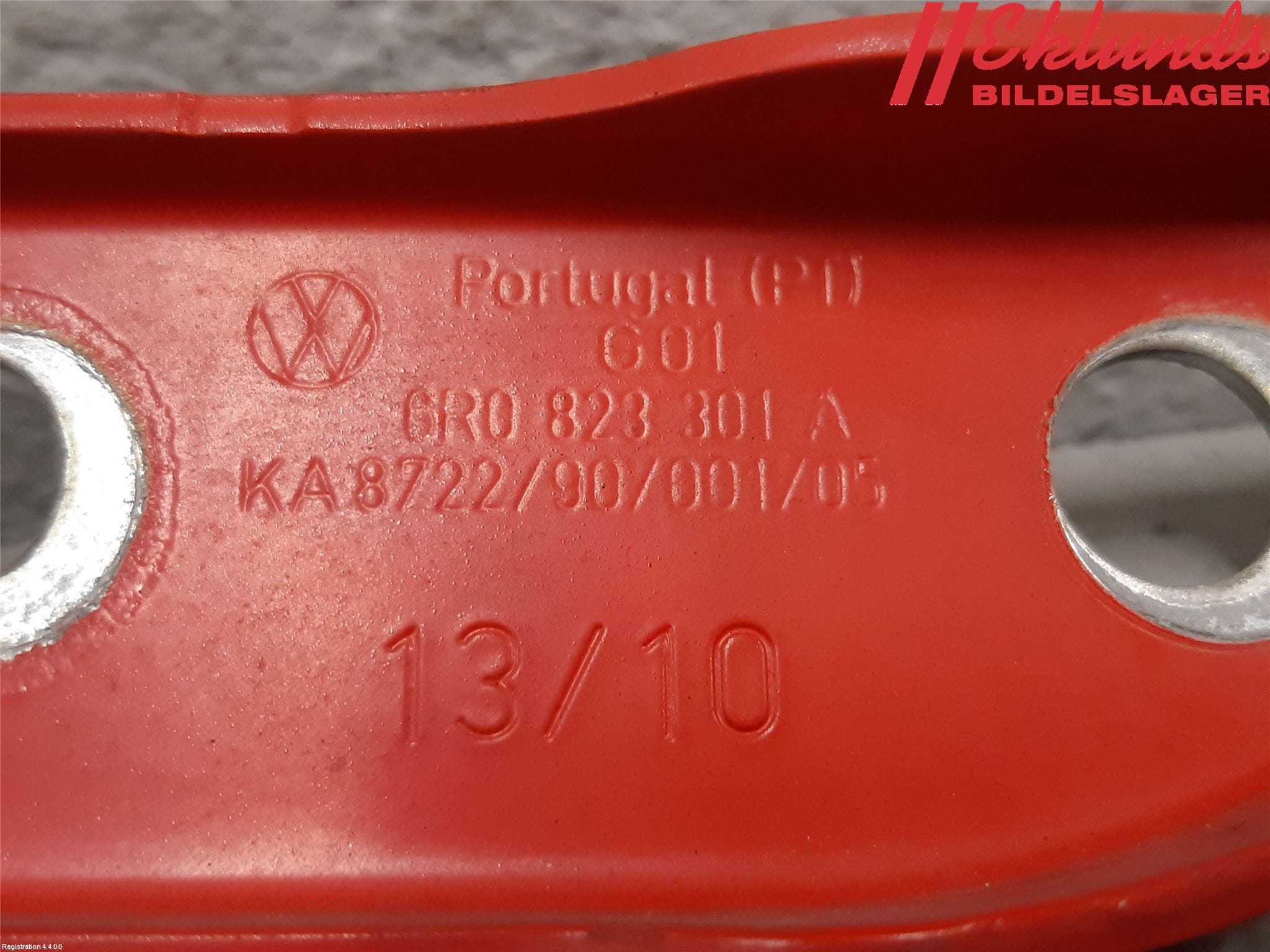 Volkswagen VW POLO 10-17 Huvgångjärn