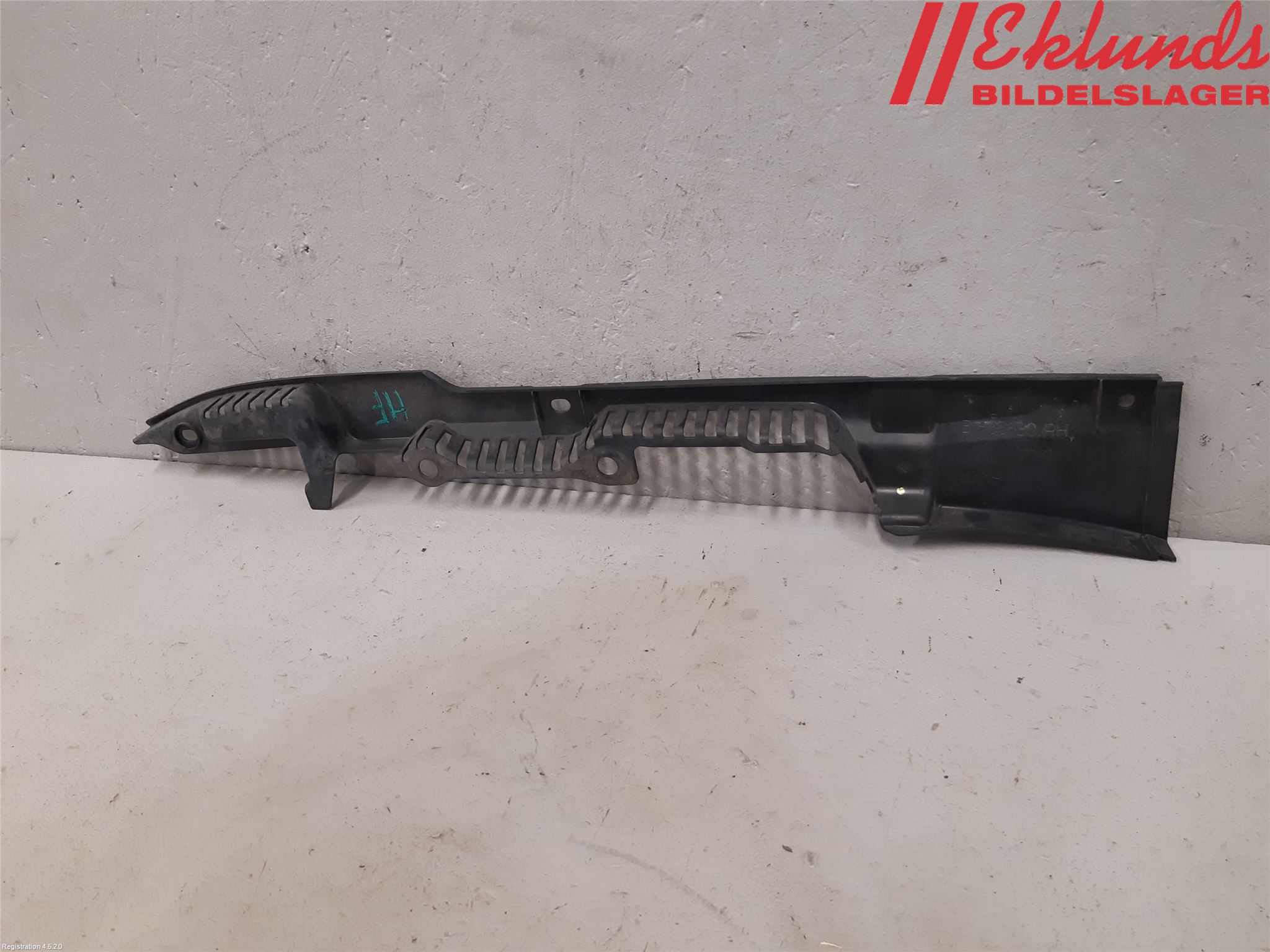 Volvo V90 17->> Täckplast Front