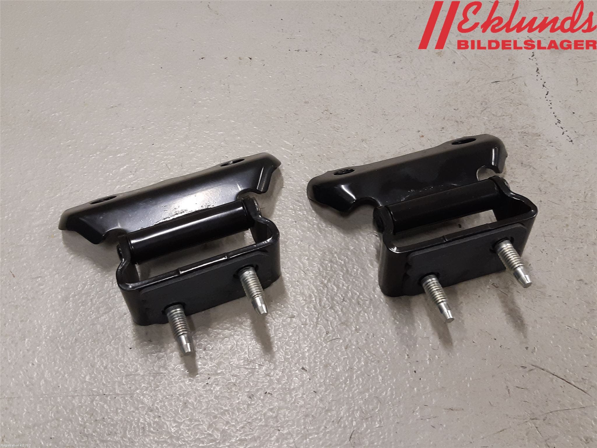 Lexus UX/300e 19- Bakluckegångjärn Vä