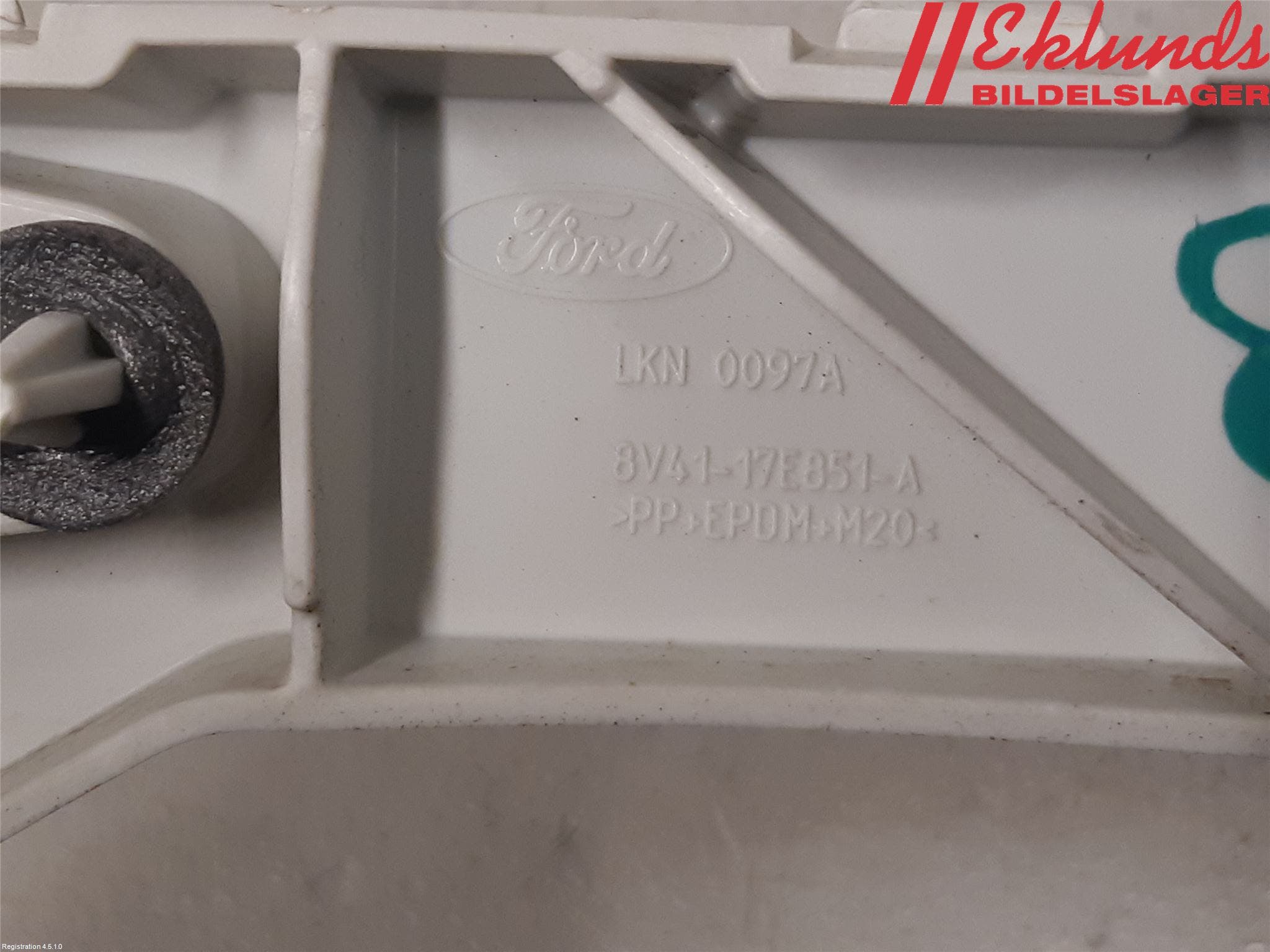 Ford KUGA 08-12 Stötfångarfäste Bak Vä