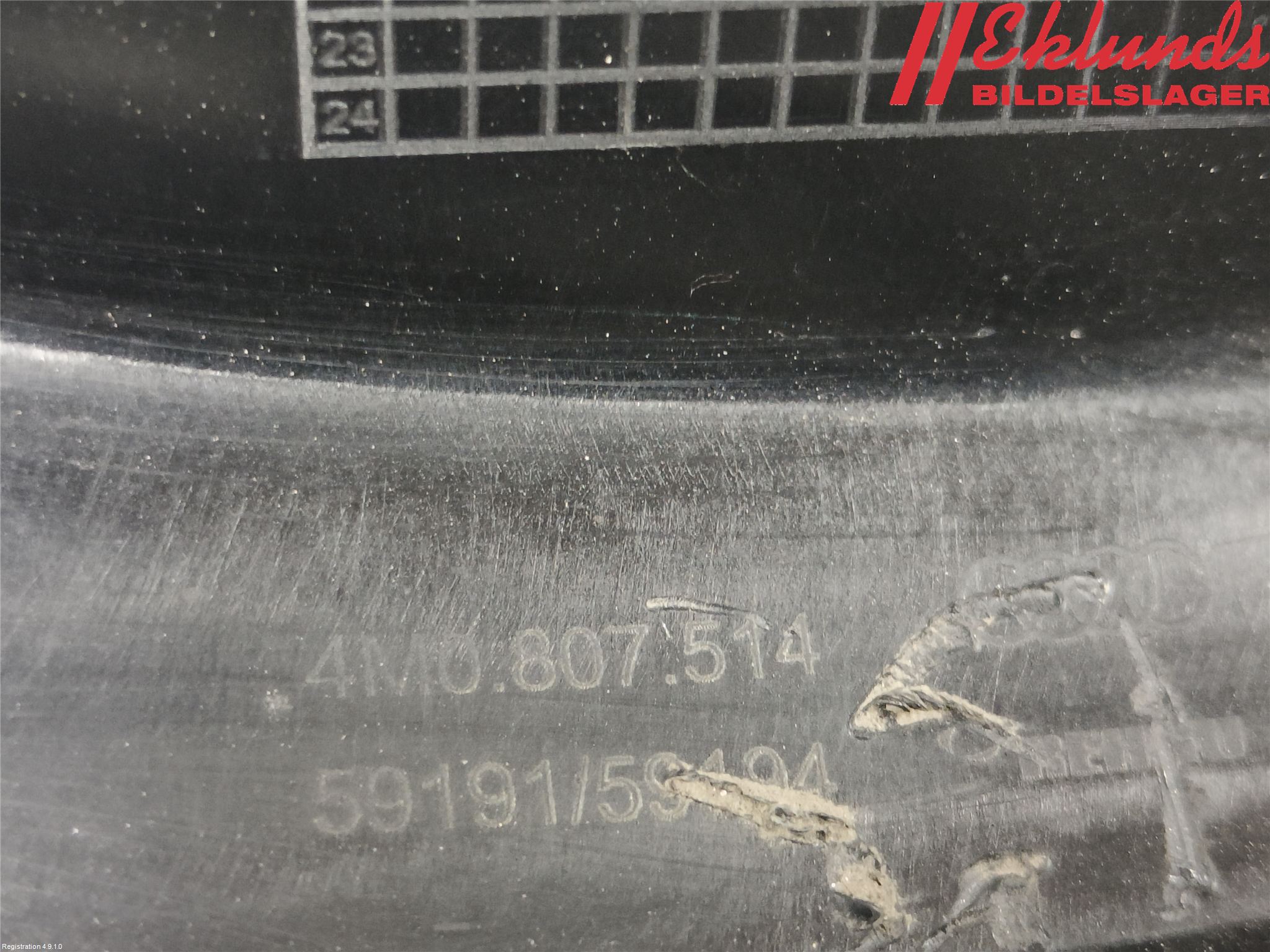 Audi Q7/SQ7 Stötfångardel Bak Hö