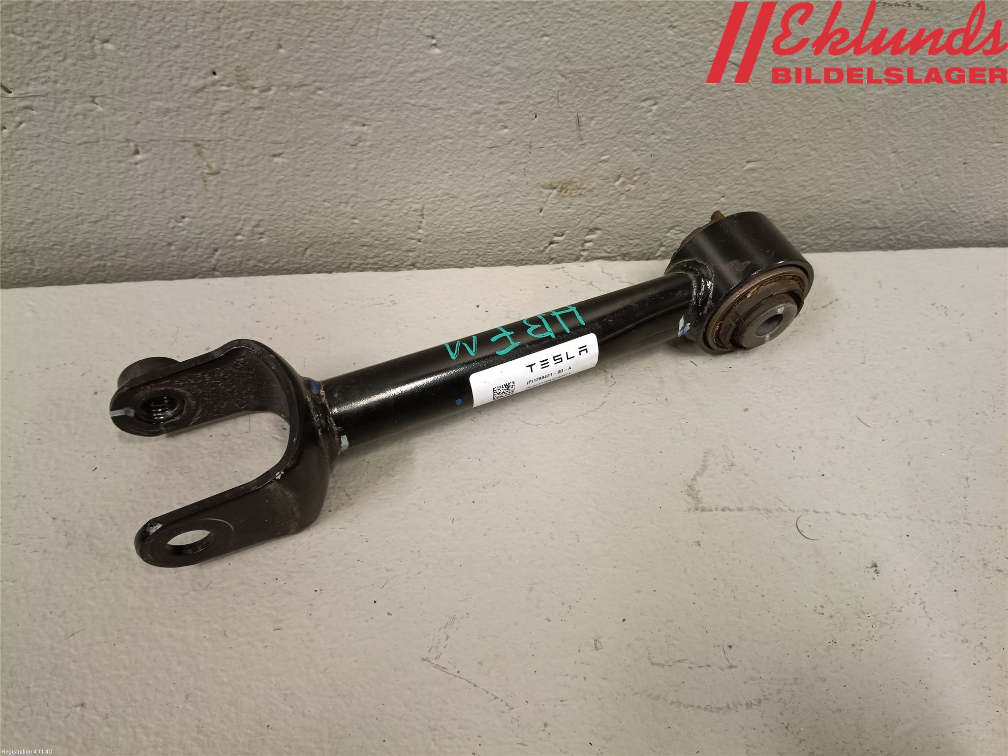 Tesla MODEL Y 21- Bärarm Bak Höger