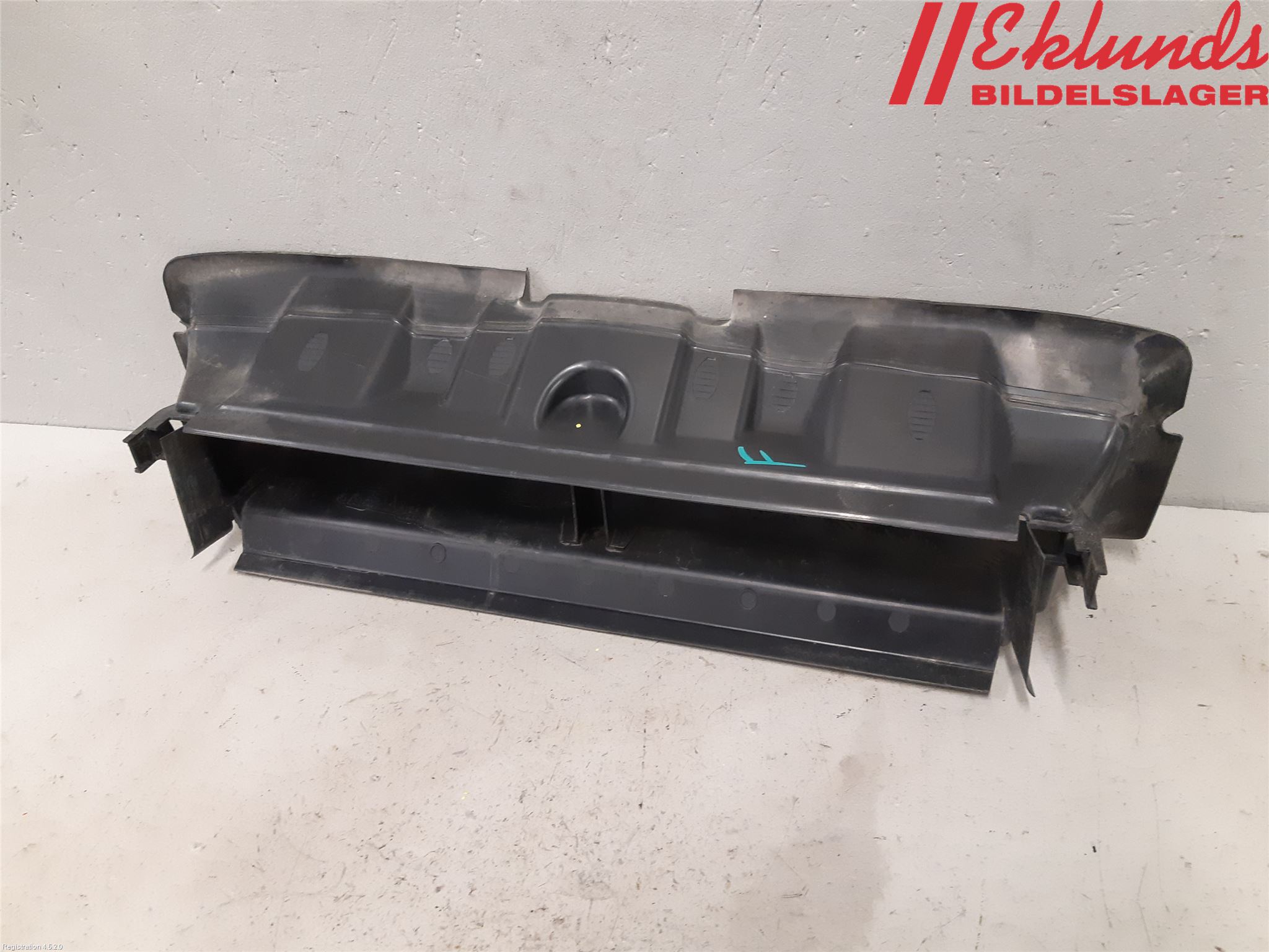 Ford C-MAX ll 15-19 Deflektor Plåt-Plast Kylning
