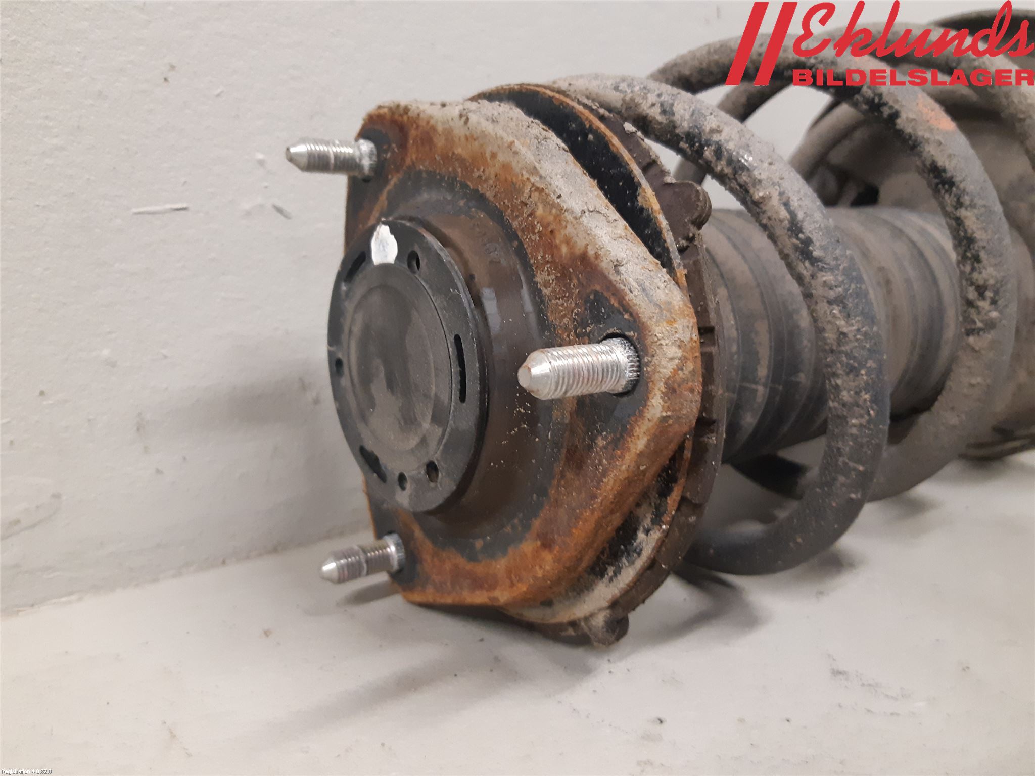 Toyota RAV4 13-18 Fjäderben Fram Vänster