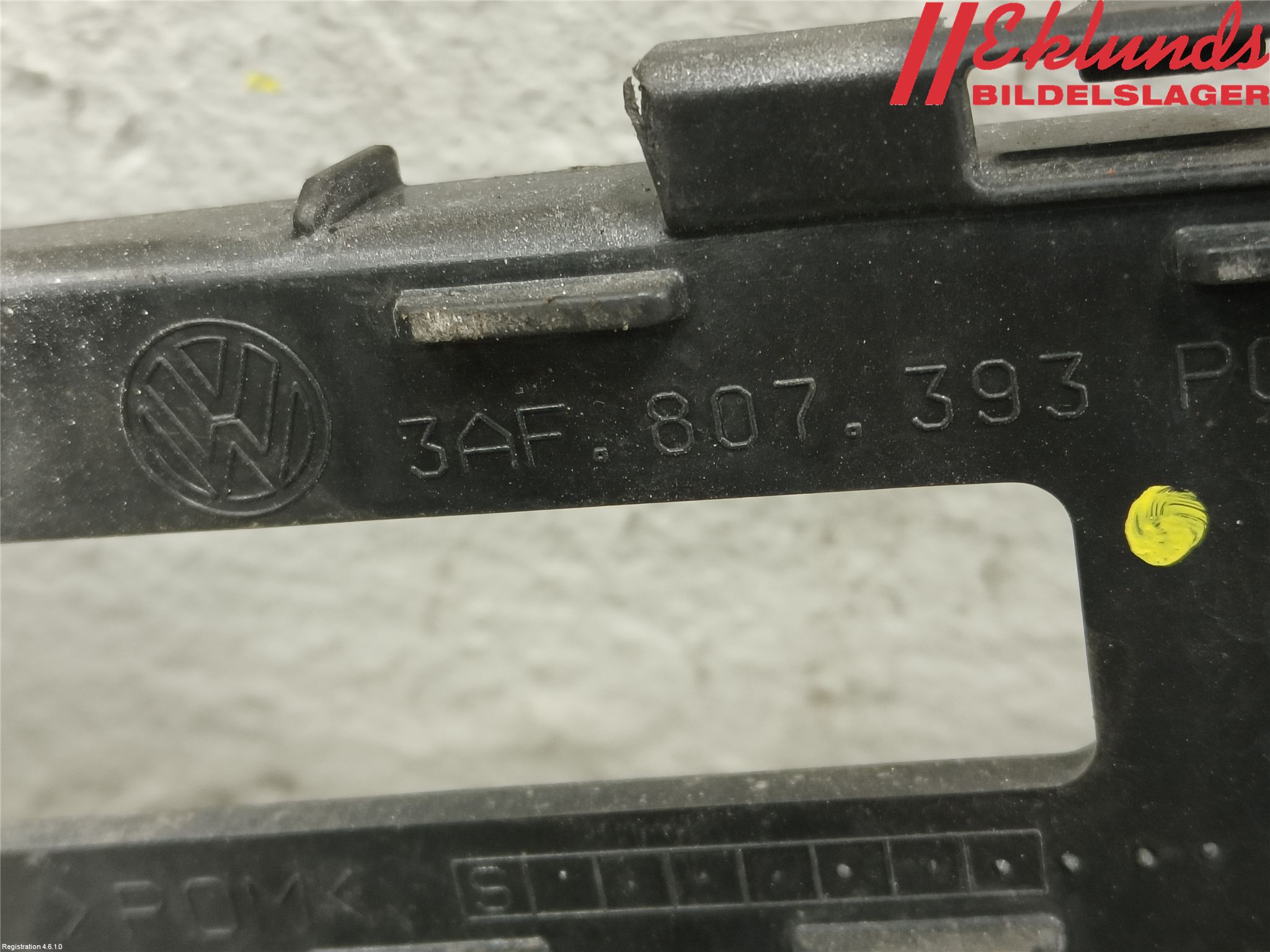 Volkswagen VW PASSAT 11-14 Stötfångarfäste Bak Vä