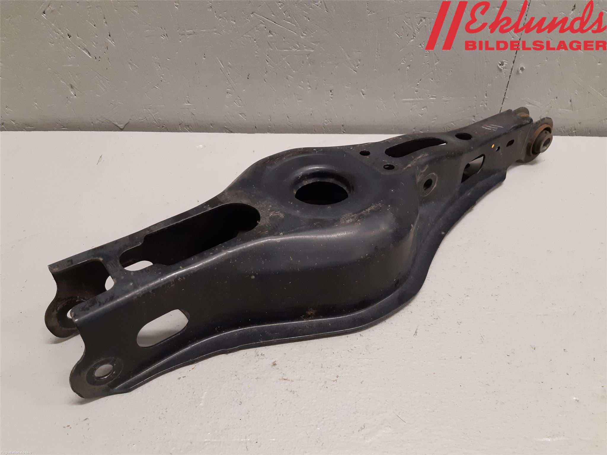 Toyota RAV4 19- Bärarm Bak Vänster