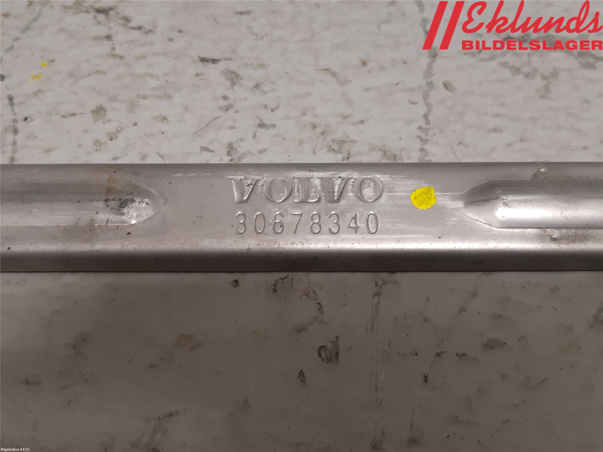 Volvo XC70 08-13 Strålkast Fästsarg