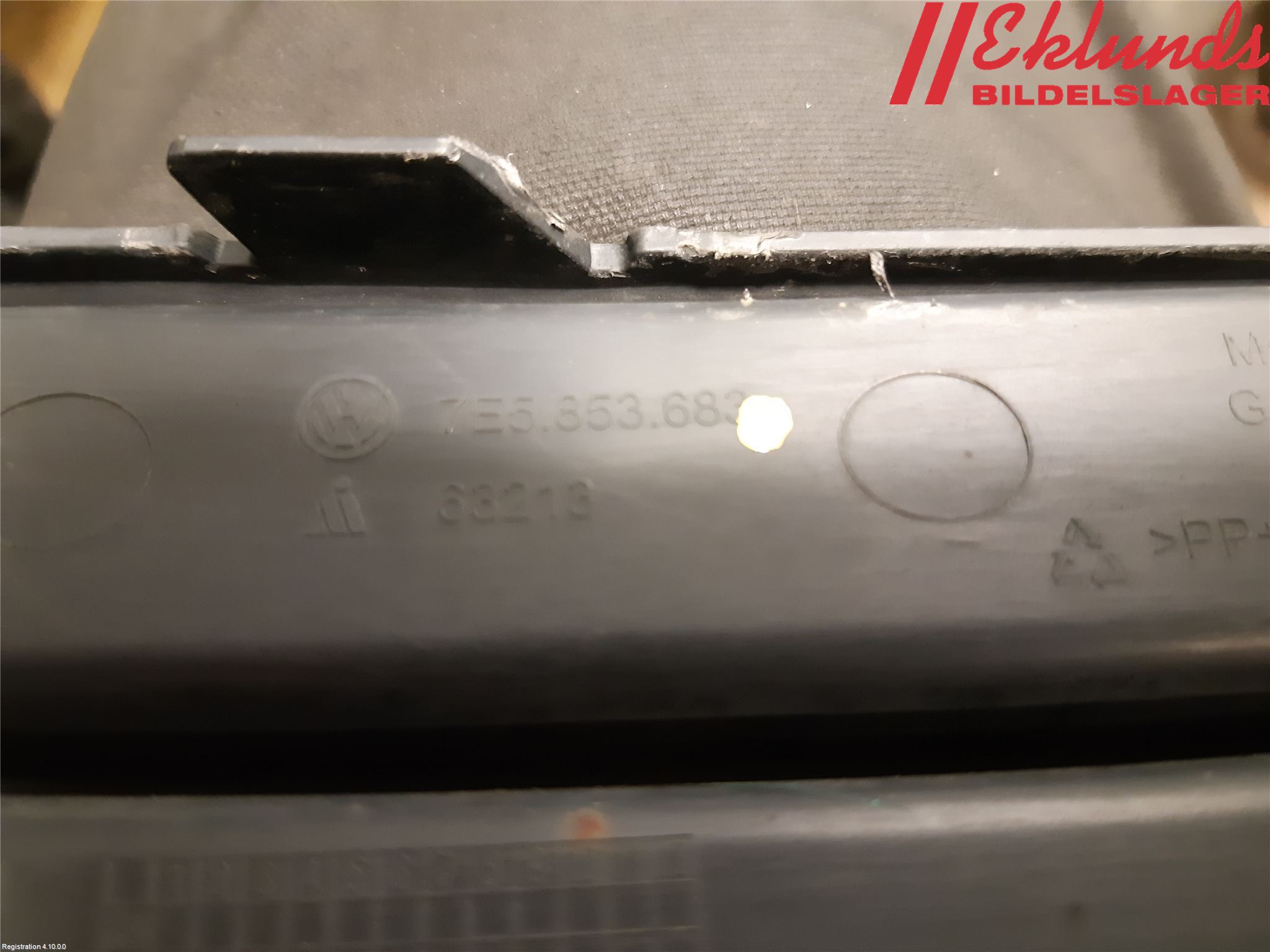Volkswagen VW TRANSP/CARAVELLE (T6) 16-22 Grilldel Vänster
