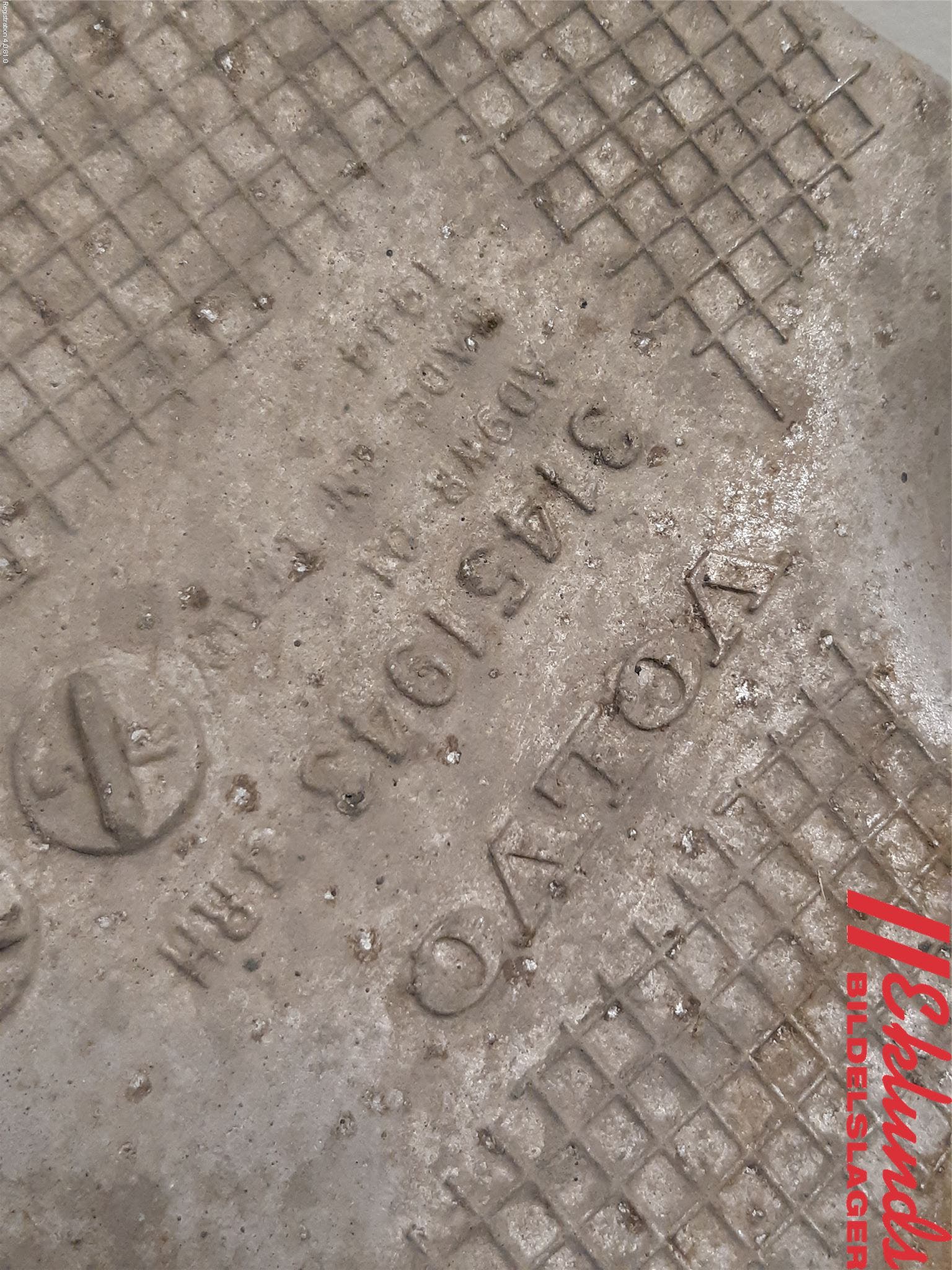 Volvo XC60 18- Bärarm Bak Höger