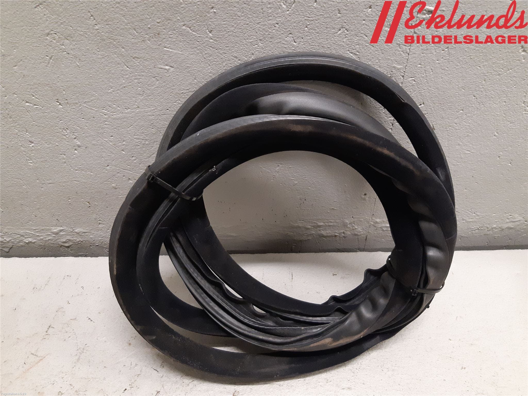 Volvo V70 14-16 Dörr Gummilist