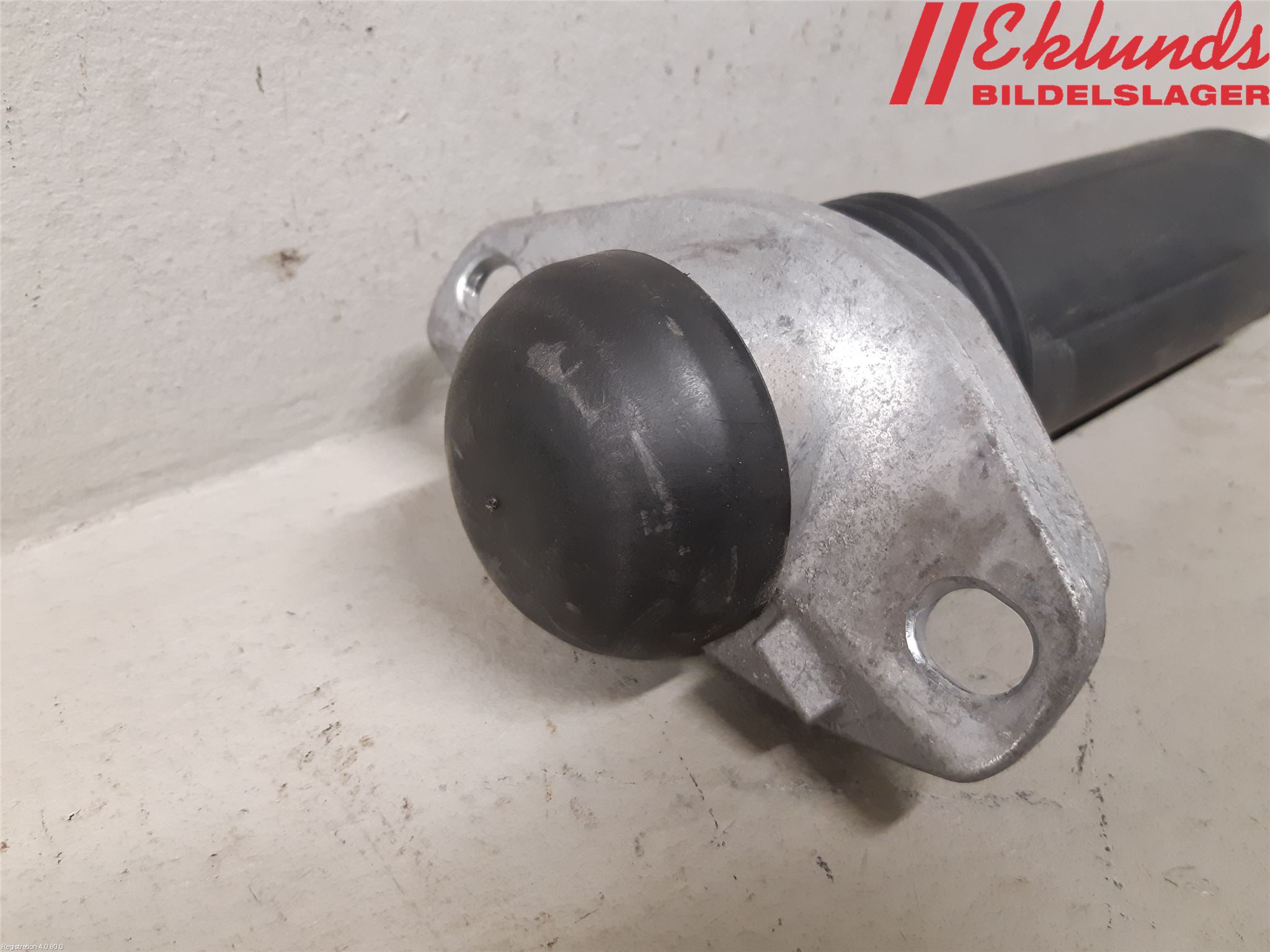 Toyota COROLLA 19- Stötdämpare Bak