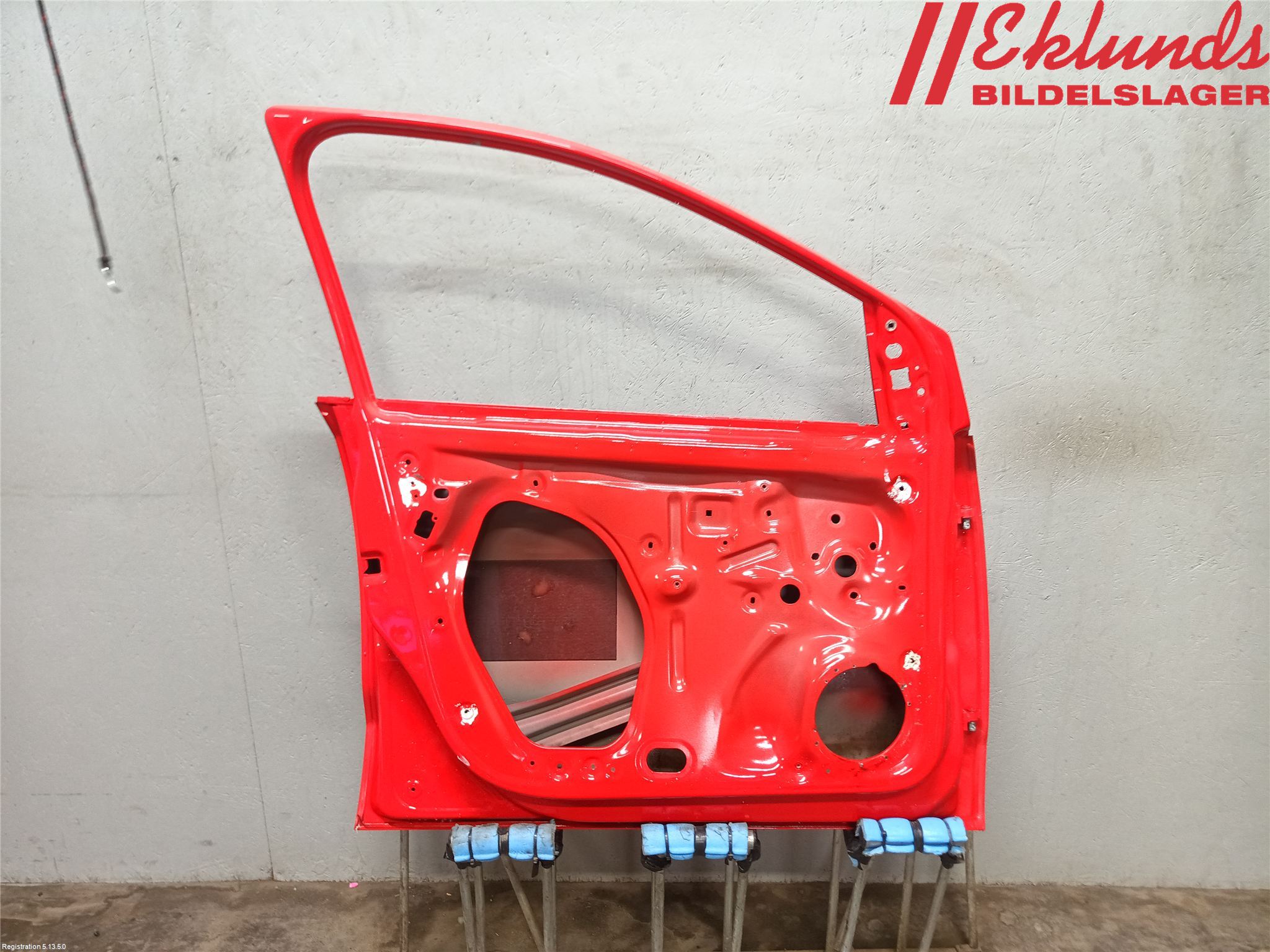 Volkswagen VW POLO 10-17 Dörr Fram Vänster