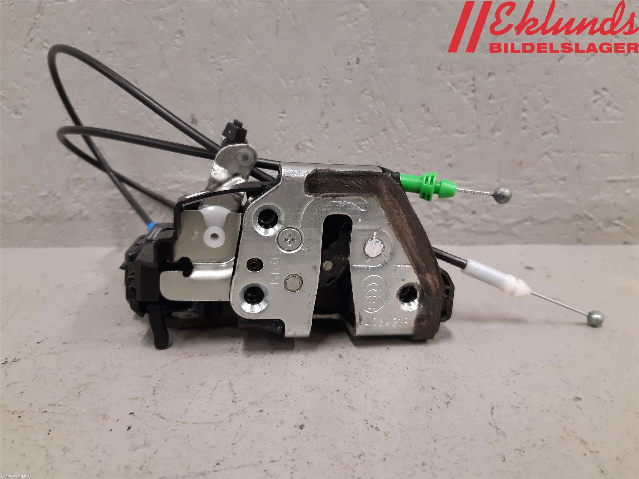 Toyota AURIS 13-19 Låskista-Dörrlås