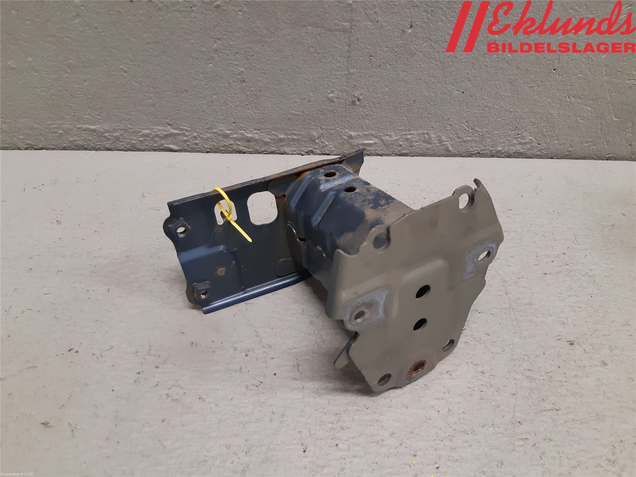 Toyota AURIS 13-19 Stötfångarbärjärn Bak