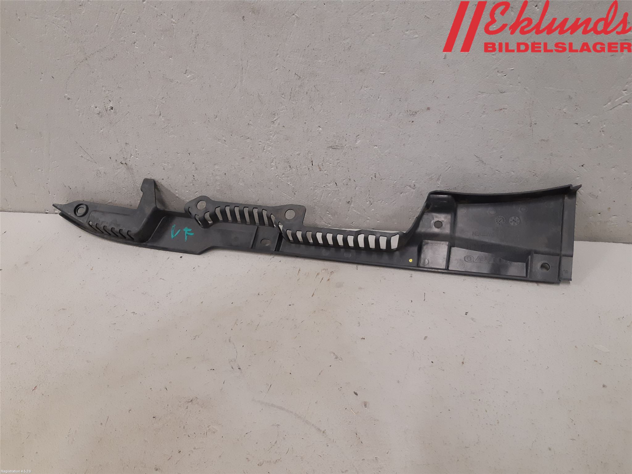 Volvo V90 17->> Täckplast Front