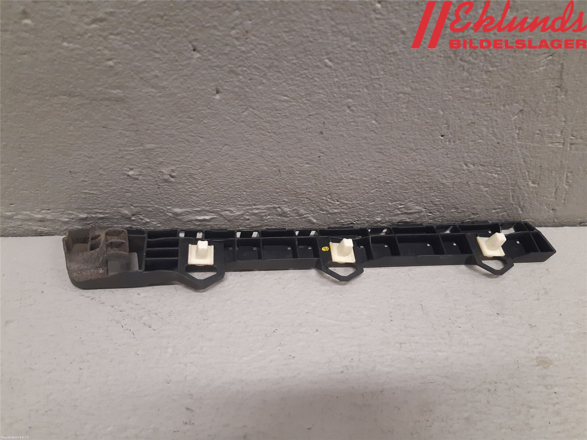 Subaru XV 12-17 Stötfångarfäste Bak Hö