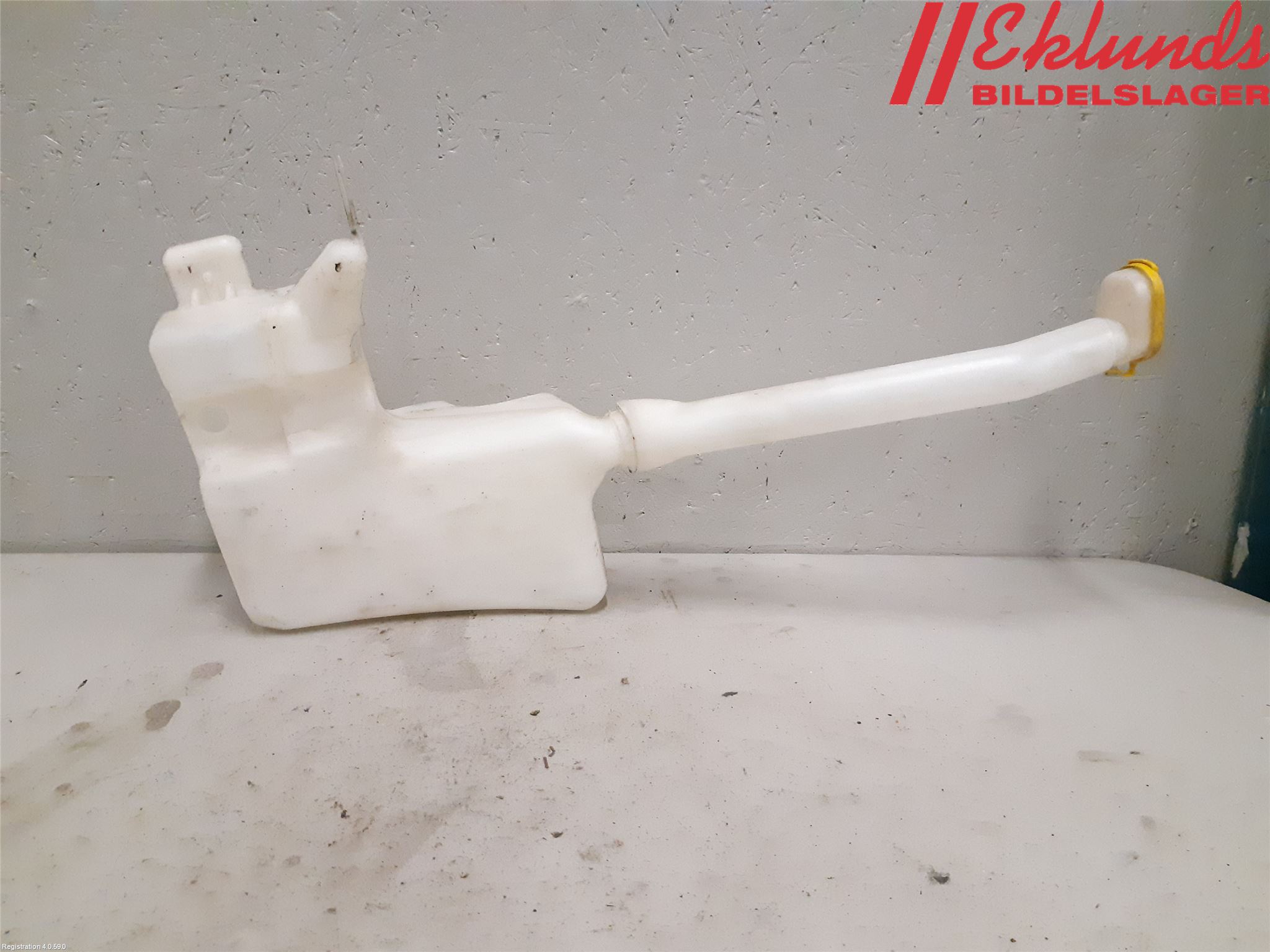 Renault TRAFIC   02-14 Spolartank Vindruta