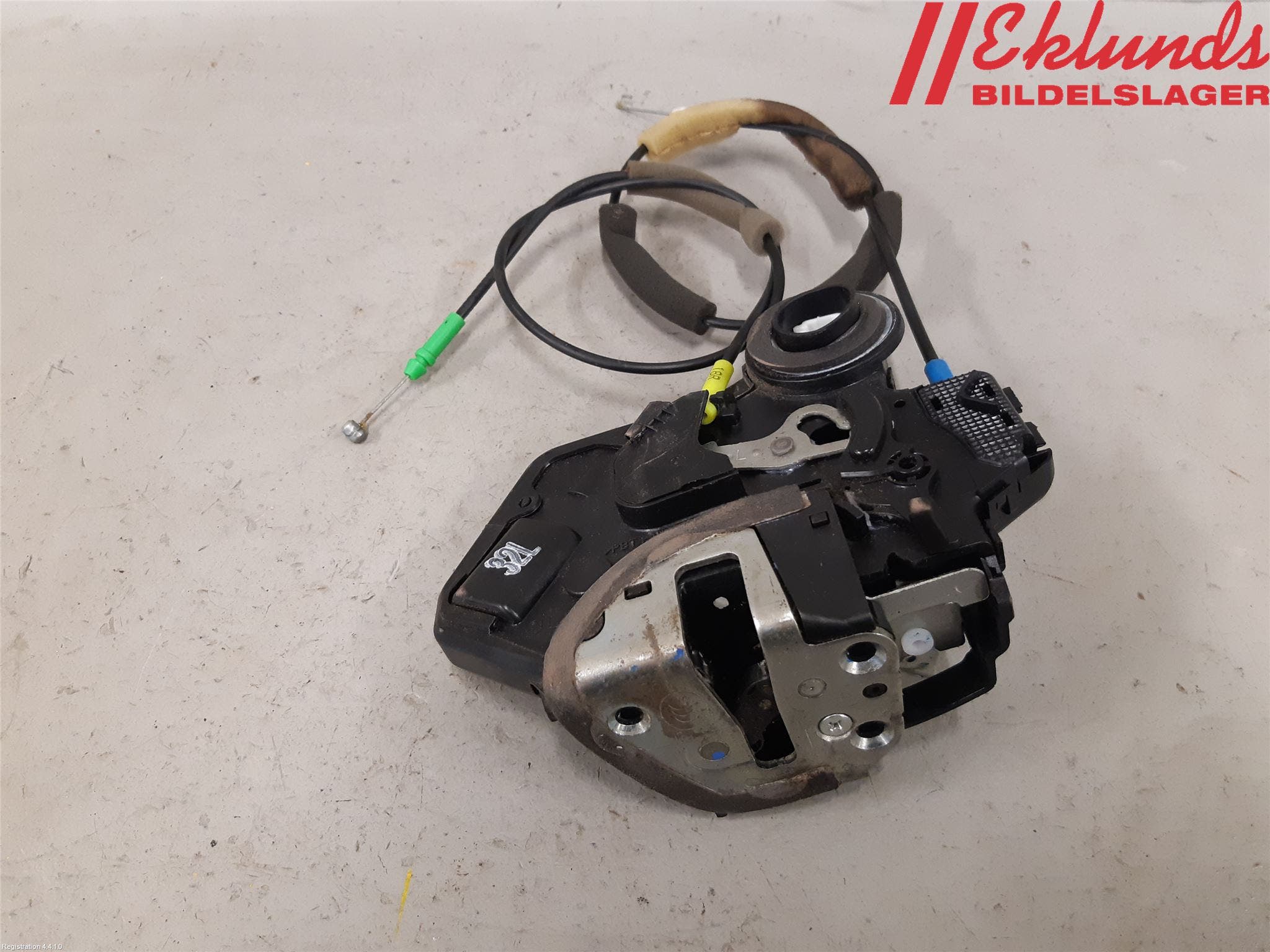 Toyota AVENSIS 07-08 Låskista-Dörrlås