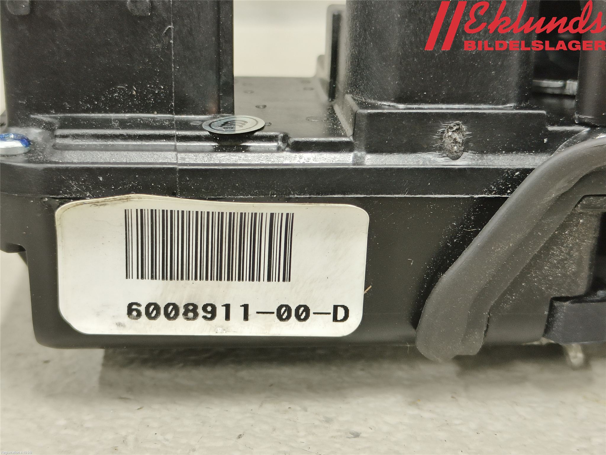 Tesla MODEL S 13- Låskista-Dörrlås