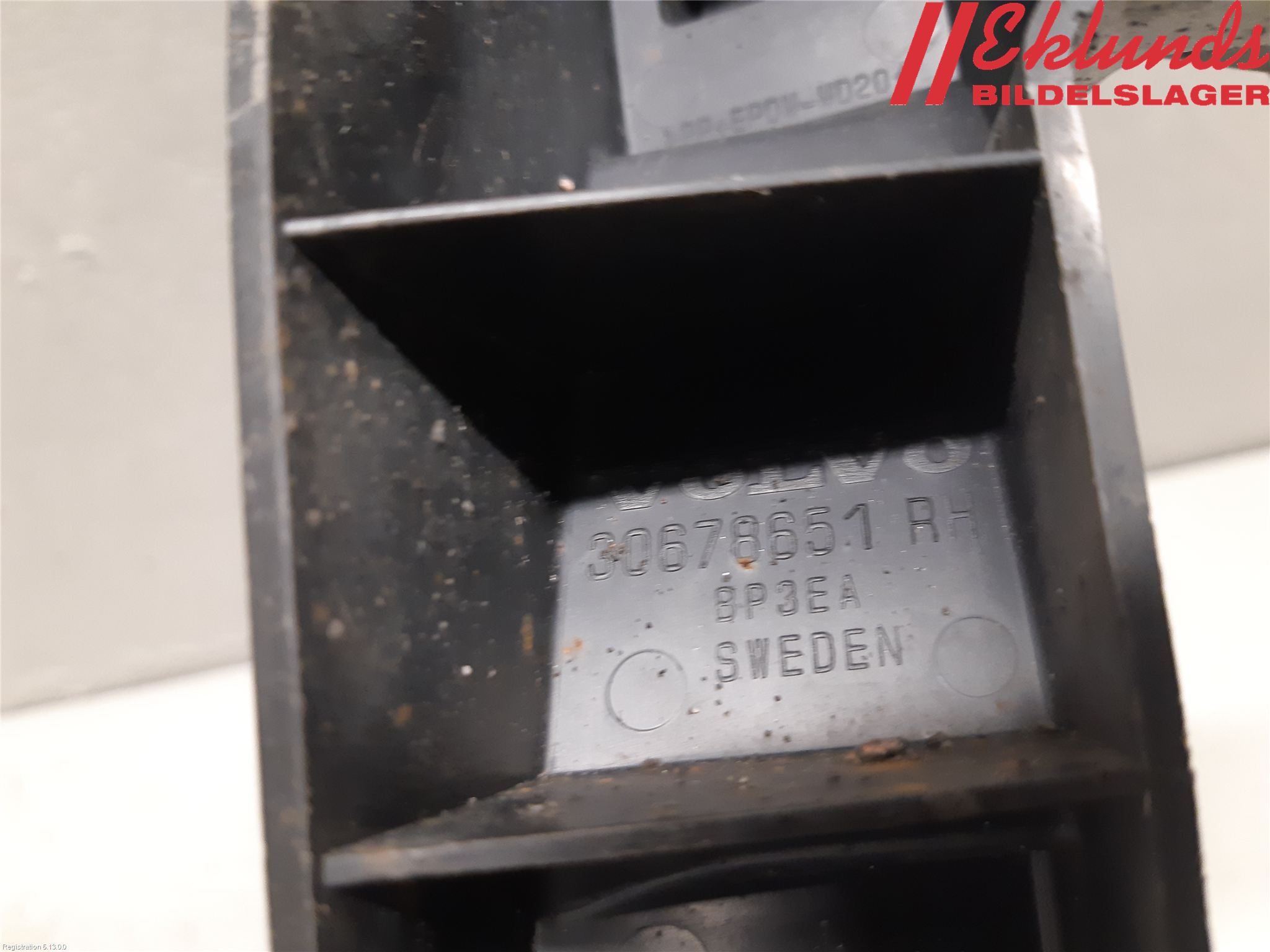 Volvo V70 14-16 Stötfångarfäste Bak Hö