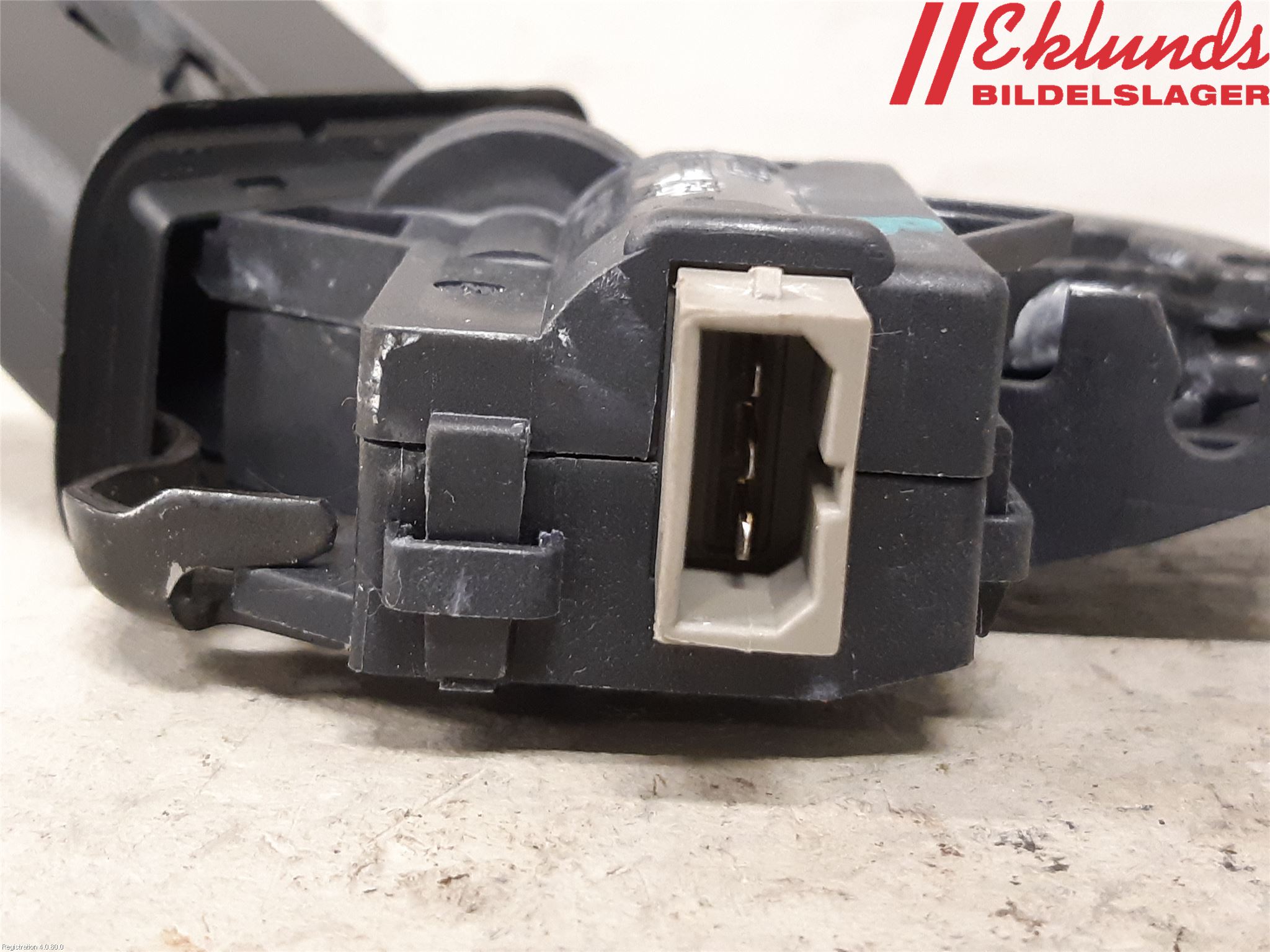 Audi A8/S8 4E  02-09 Låskista Baklucka