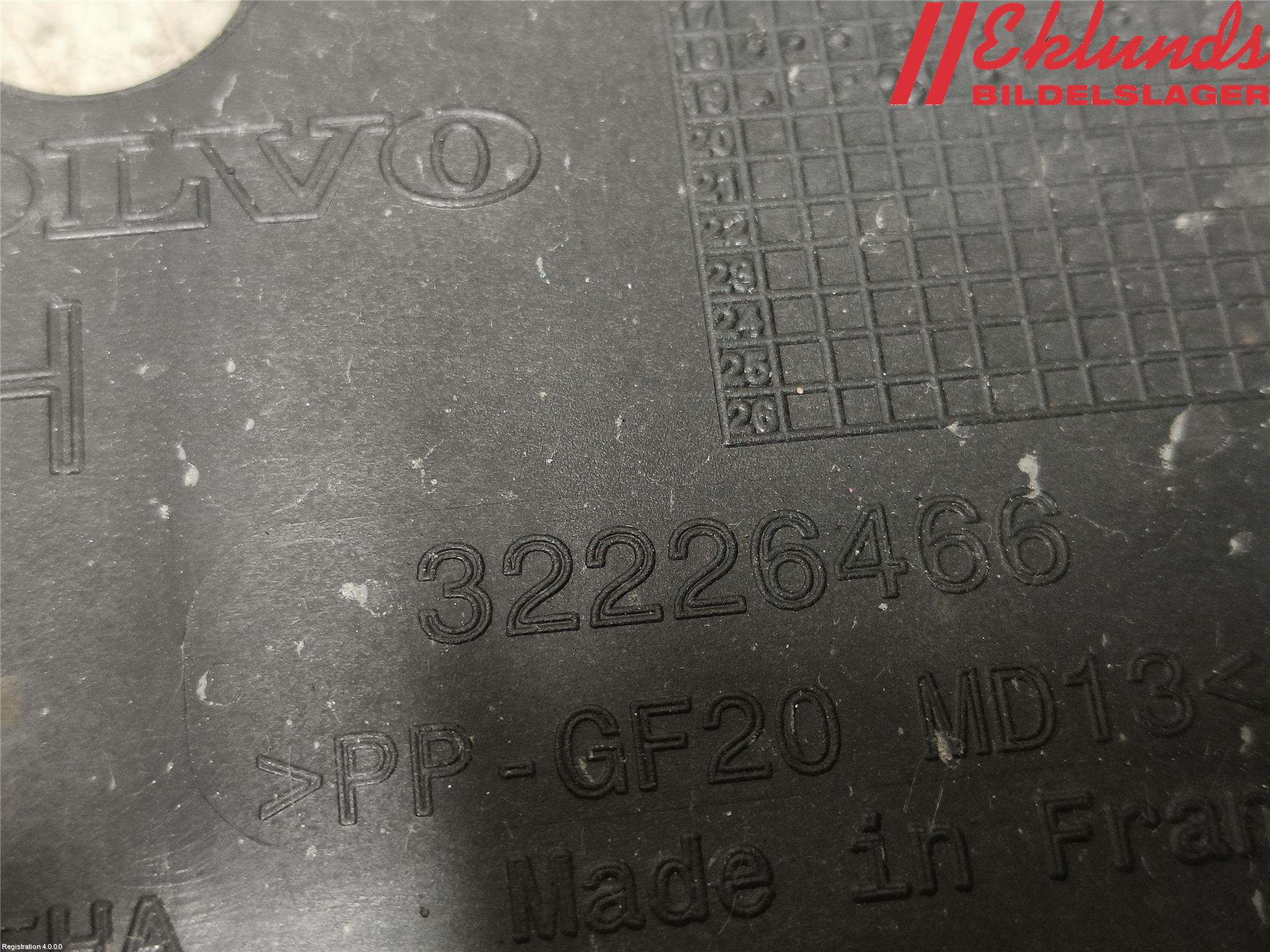 Volvo XC40/RECHARGE 18- Stänkskydd