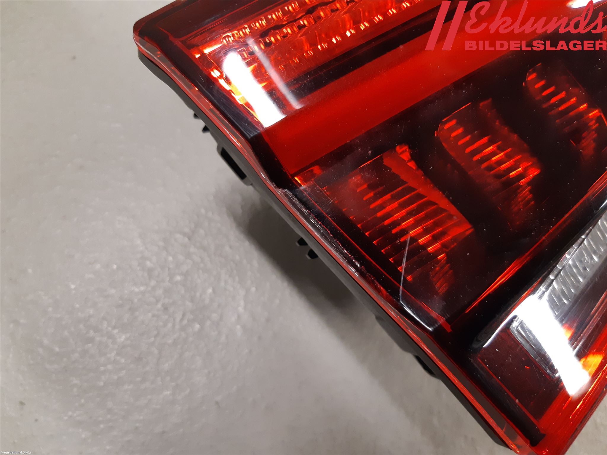 Audi A4/S4 B9 16-19 Bakljus Lucka Vä