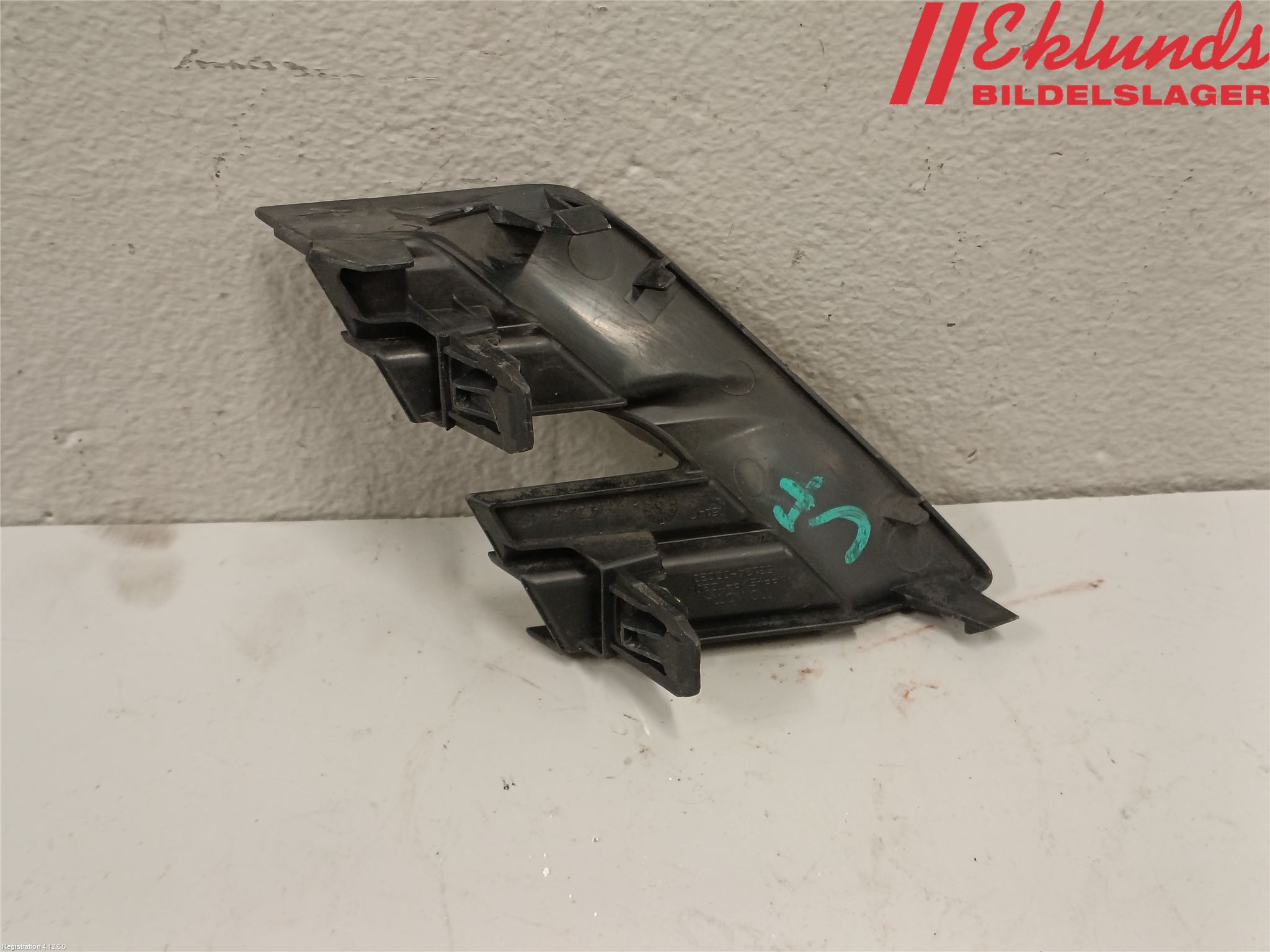 Toyota YARIS XP130 12-14 Stöt Utfyllnad-List-Grill