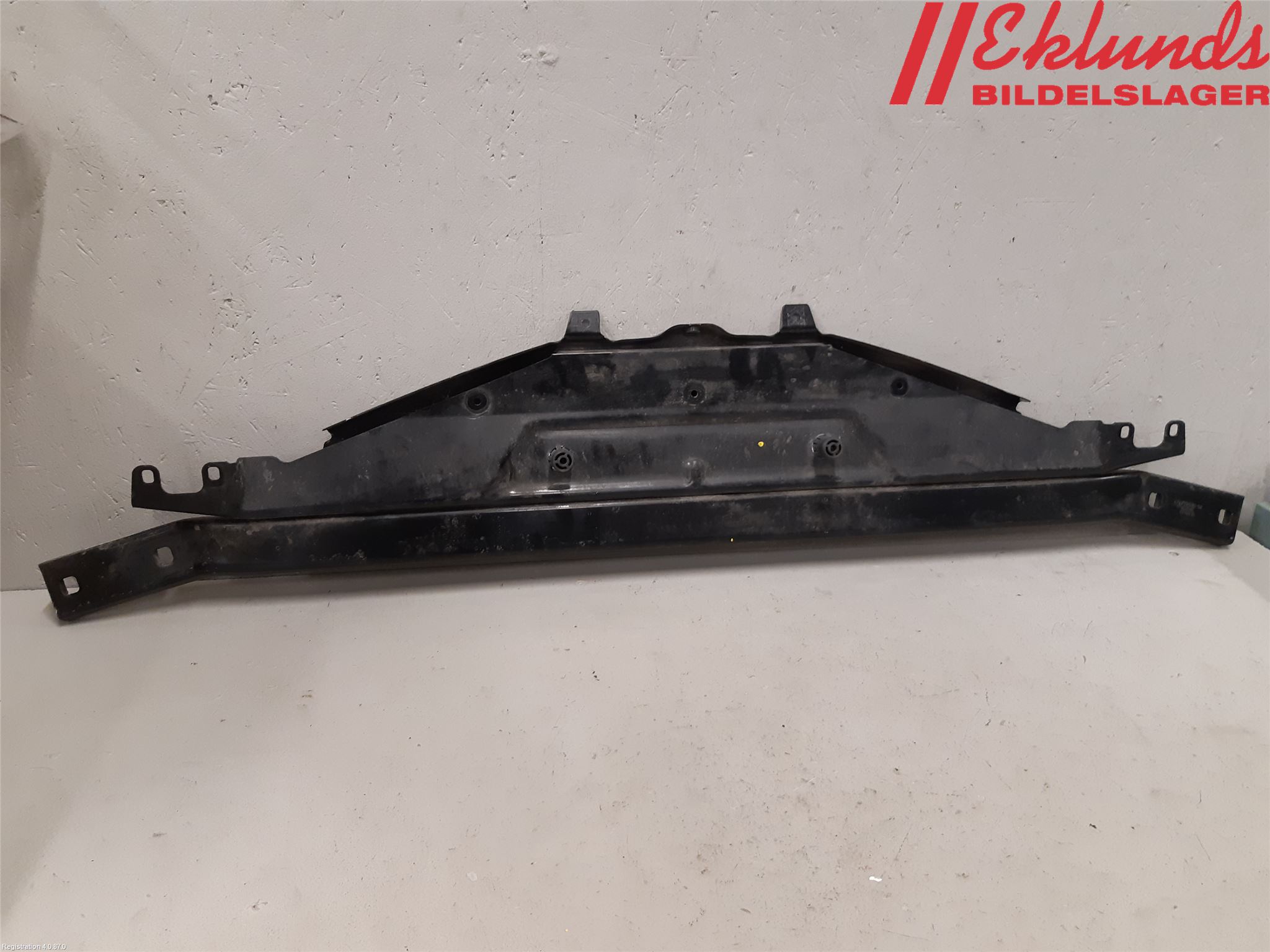 BMW 5 F10/F11/F18 09-17 Frontplåt