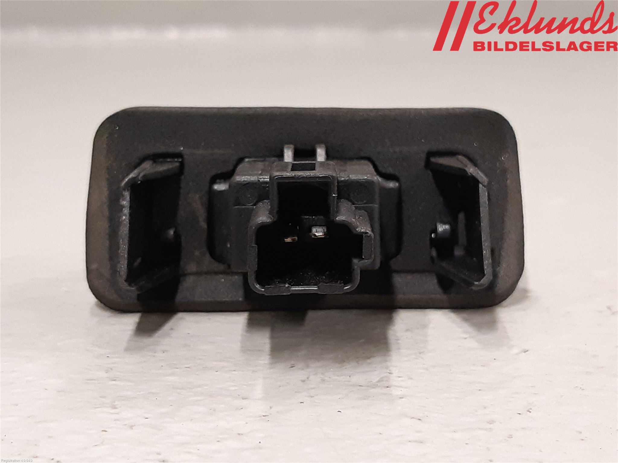 Toyota YARIS XP130 15-20 Skylt Belysning