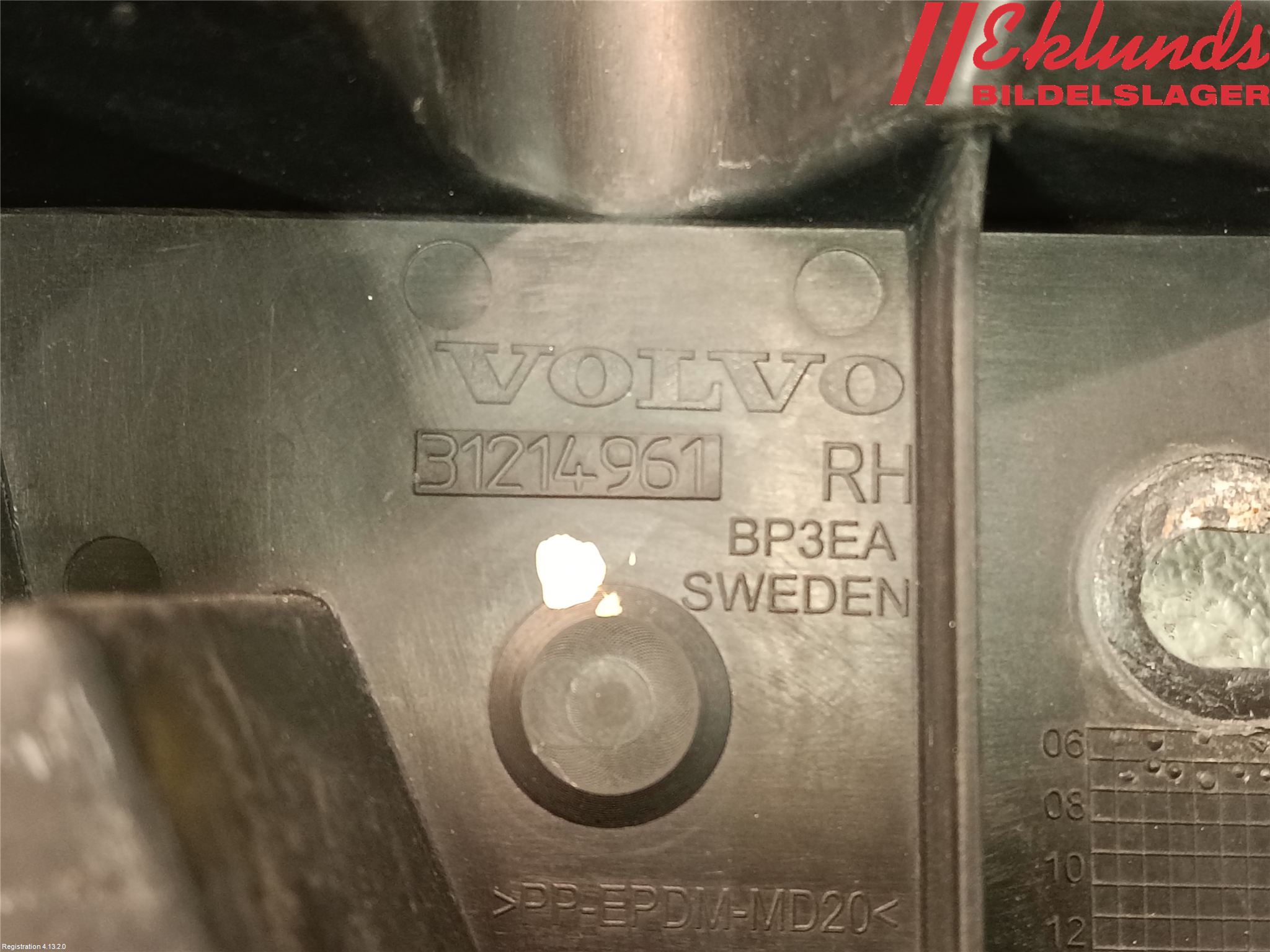Volvo XC70 08-13 Stötfångarfäste Fram Hö