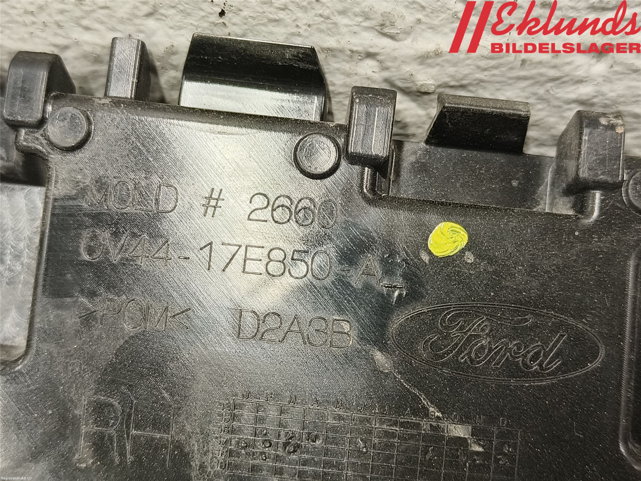 Ford KUGA 17-19 Stötfångarfäste Bak Hö