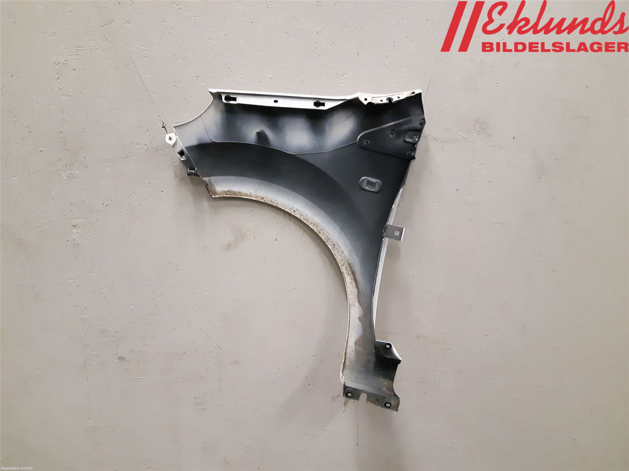 Renault TWINGO II 07-16 Skärm Fram Höger