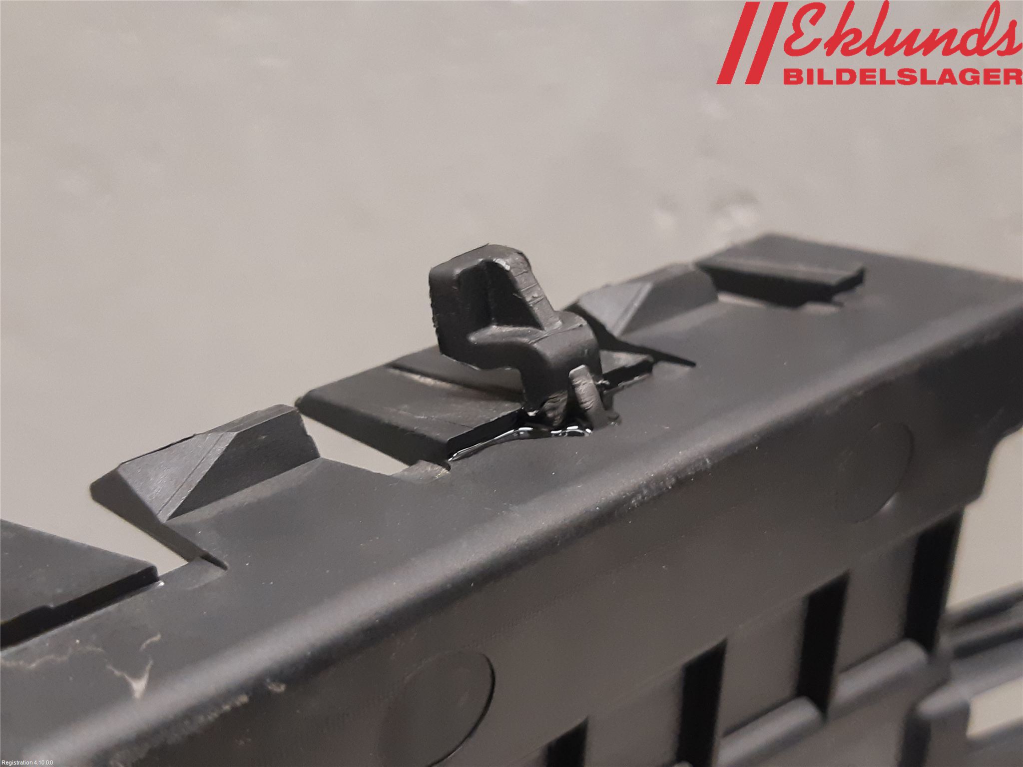 Volvo XC60 18- Stötfångarfäste Bak Hö