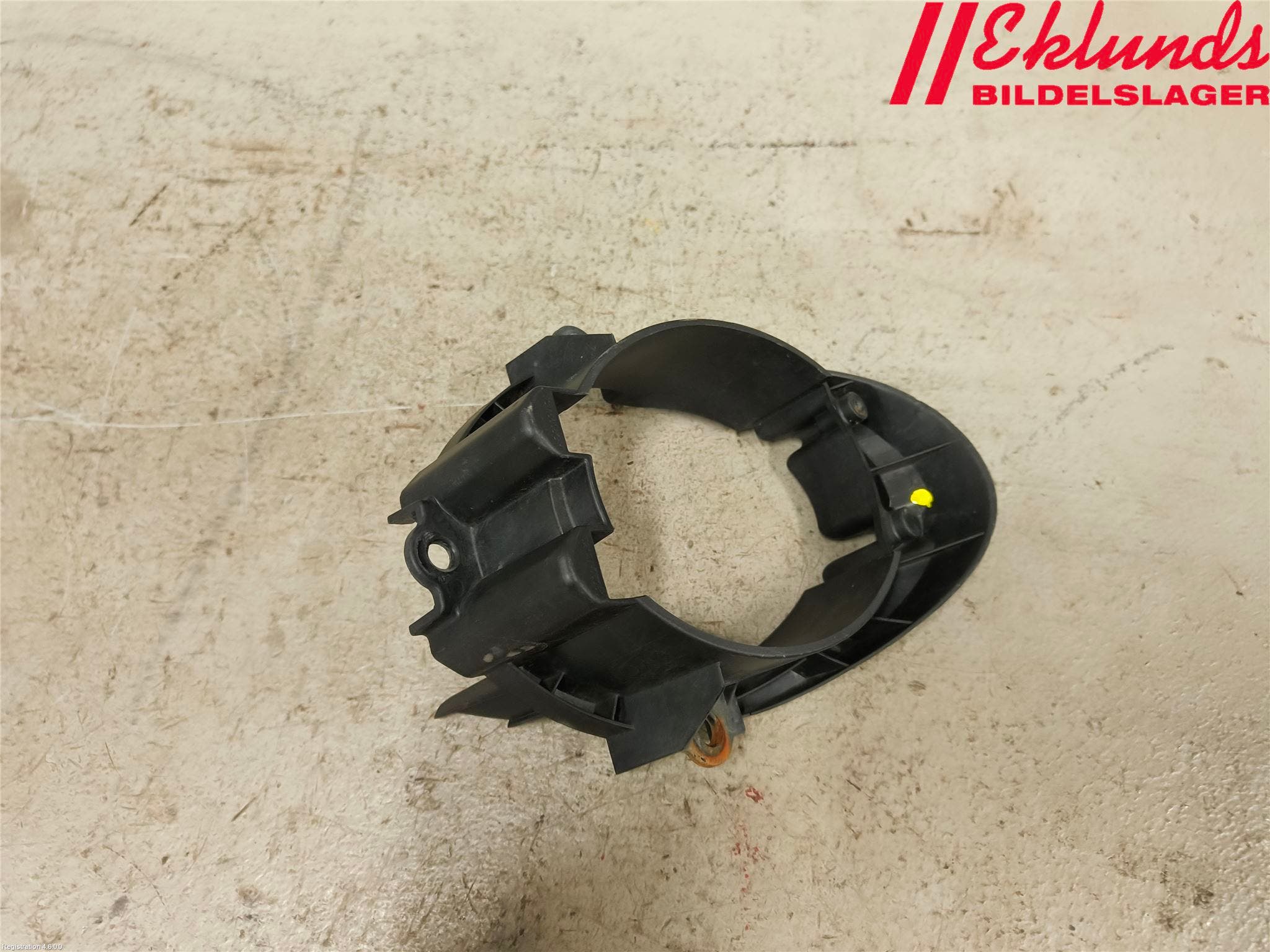 Toyota AVENSIS 09-15 Dimljussarg Fram