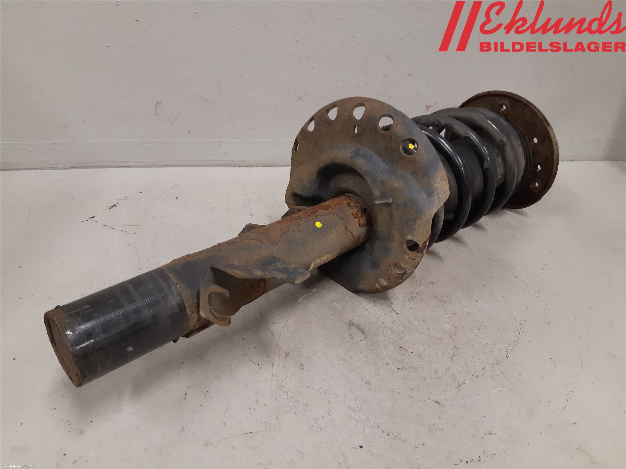 Volvo V70 08-13 Fjäderben Fram Höger