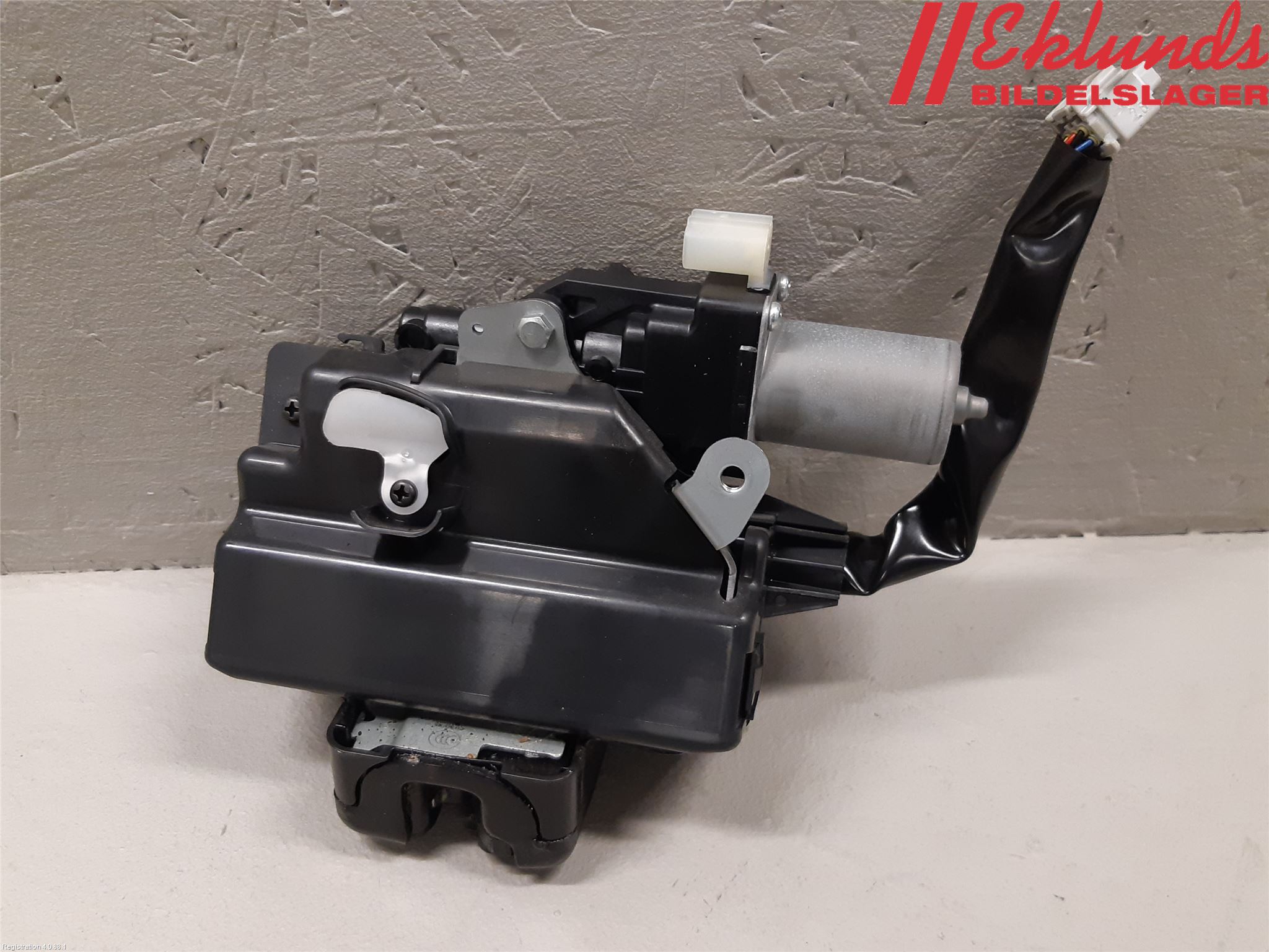 Toyota RAV4 13-18 Låskista Baklucka