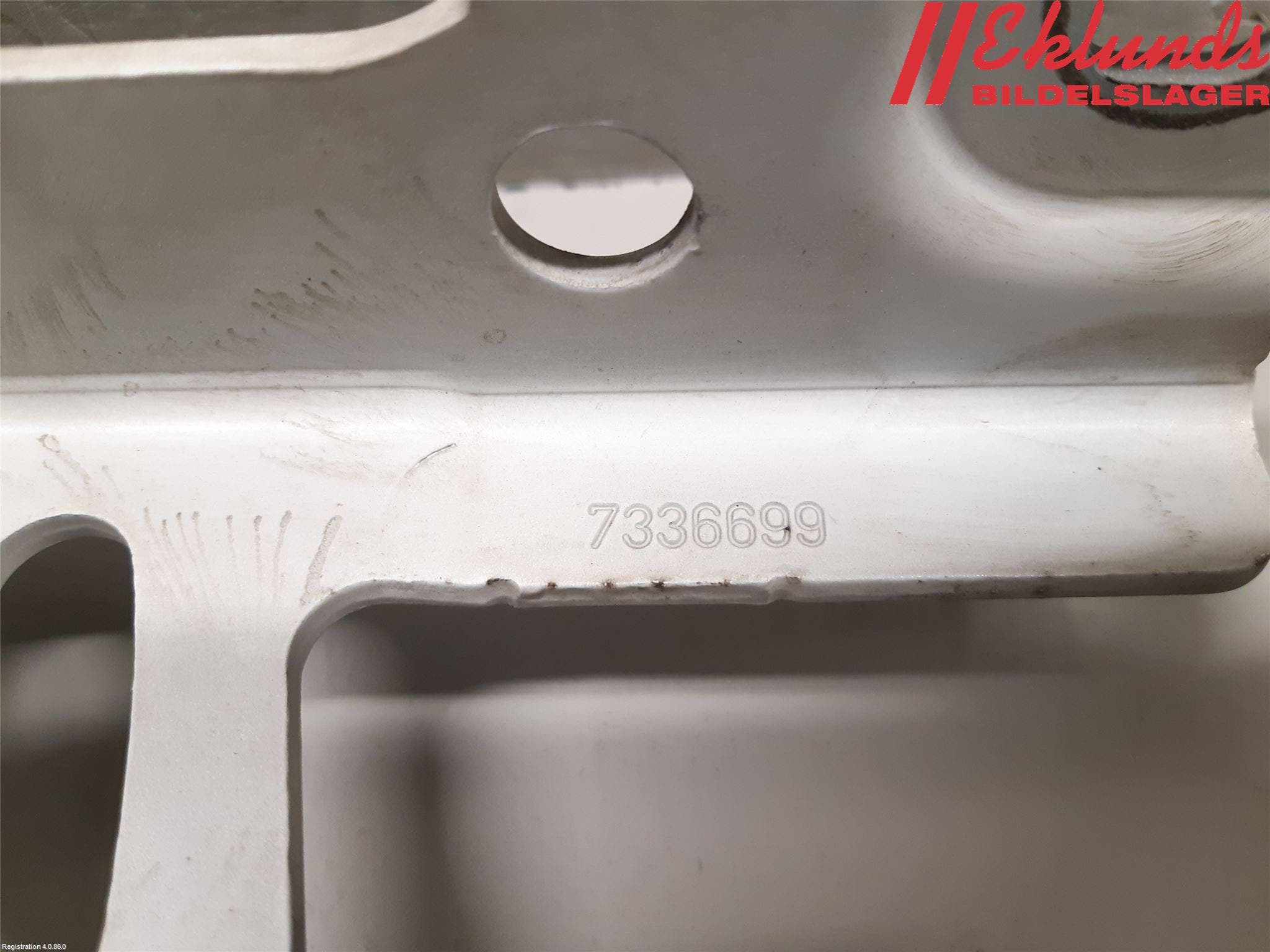 BMW 3 F30/F31/F80 12-19 Huvgångjärn