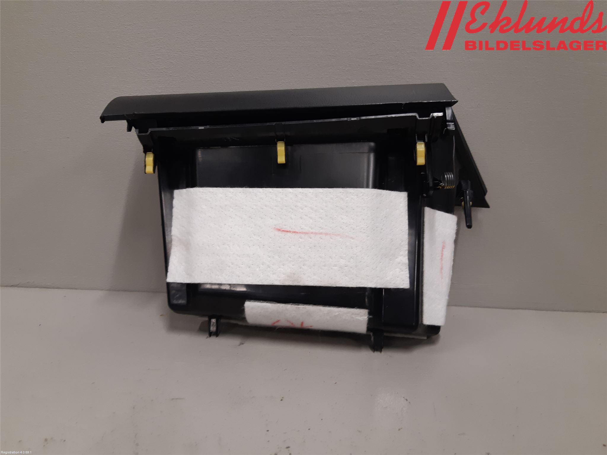 Toyota HILUX 16- Handskfack