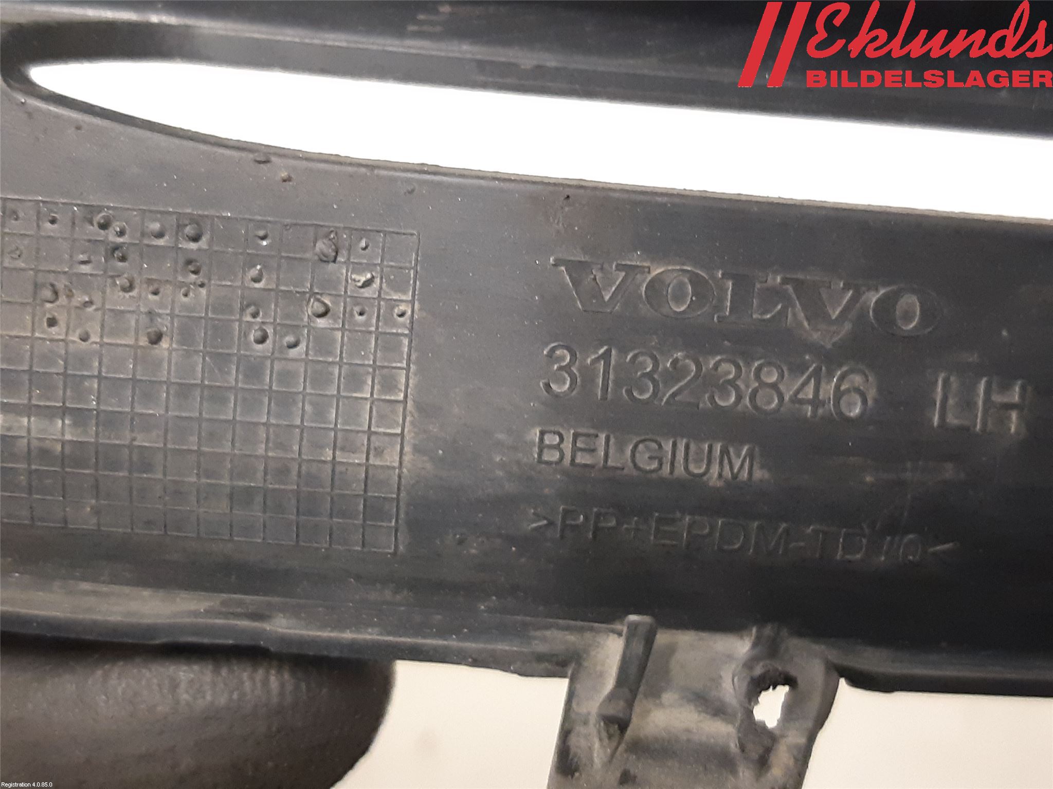 Volvo V60 CROSS COUNTRY 16-18 Stöt Utfyllnad-List-Grill