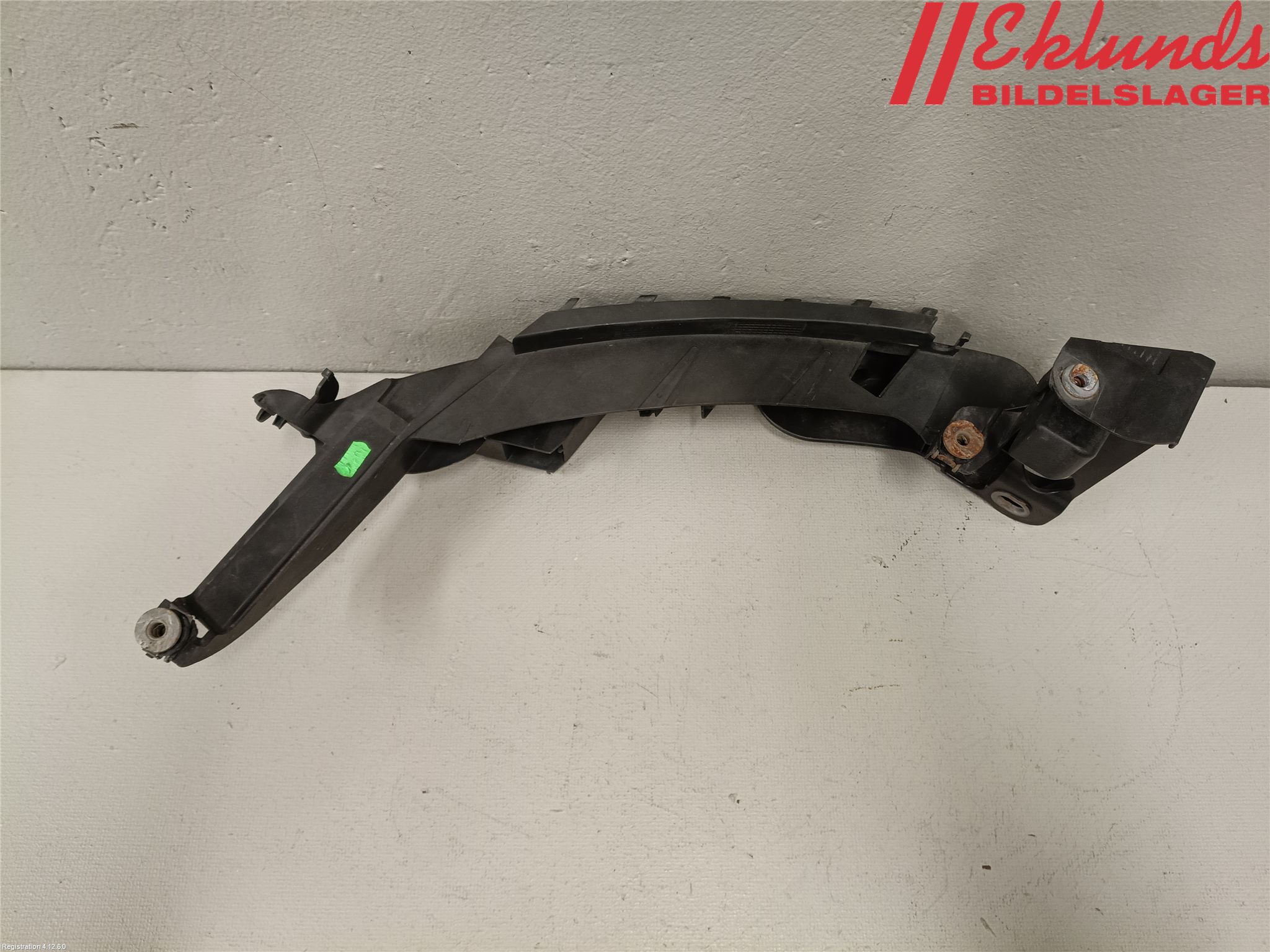 Audi A3/S3 05-13 Strålkastarsarg Vänster