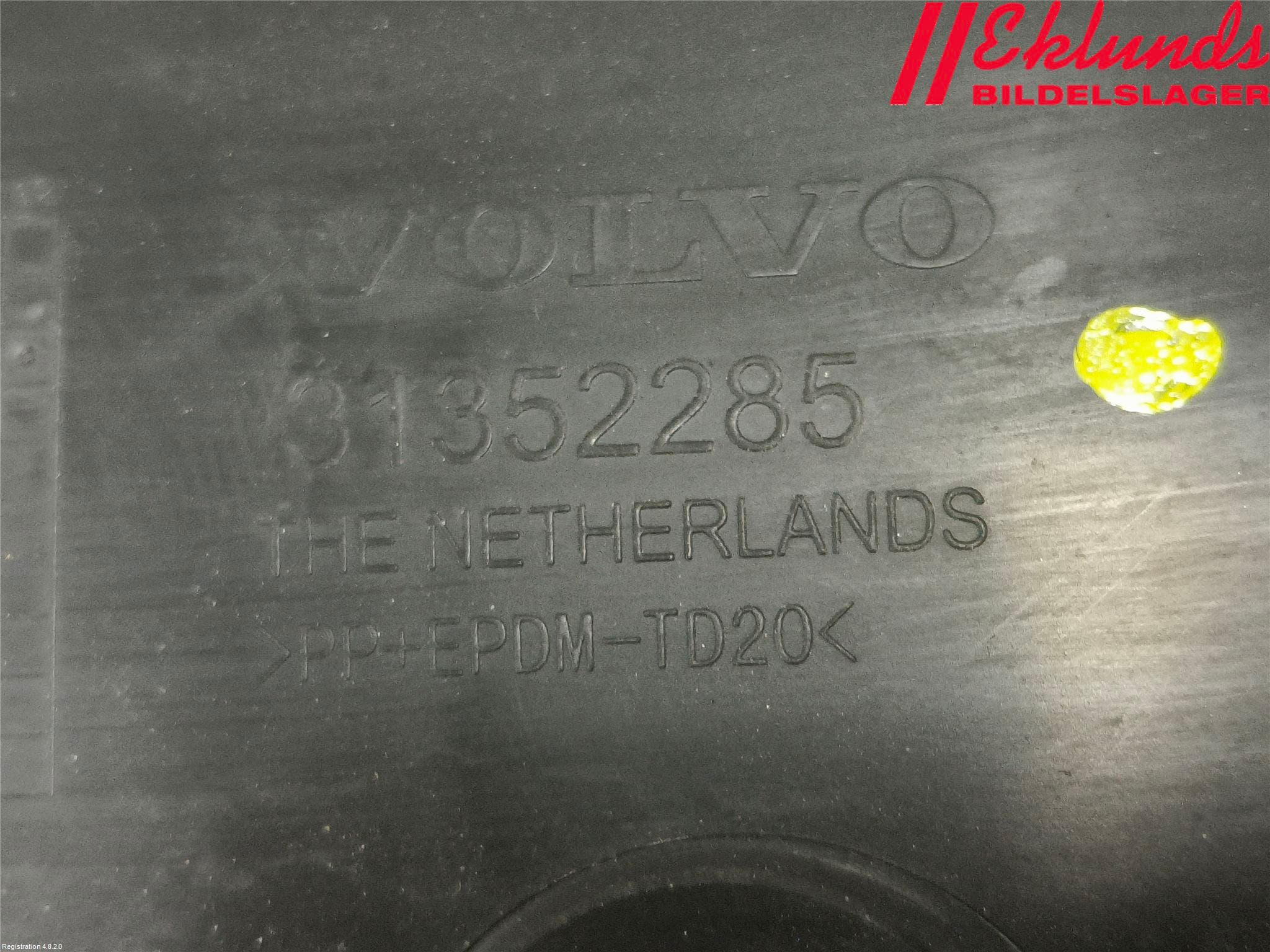 Volvo V60 14-18 Stötfångarfäste Bak Hö