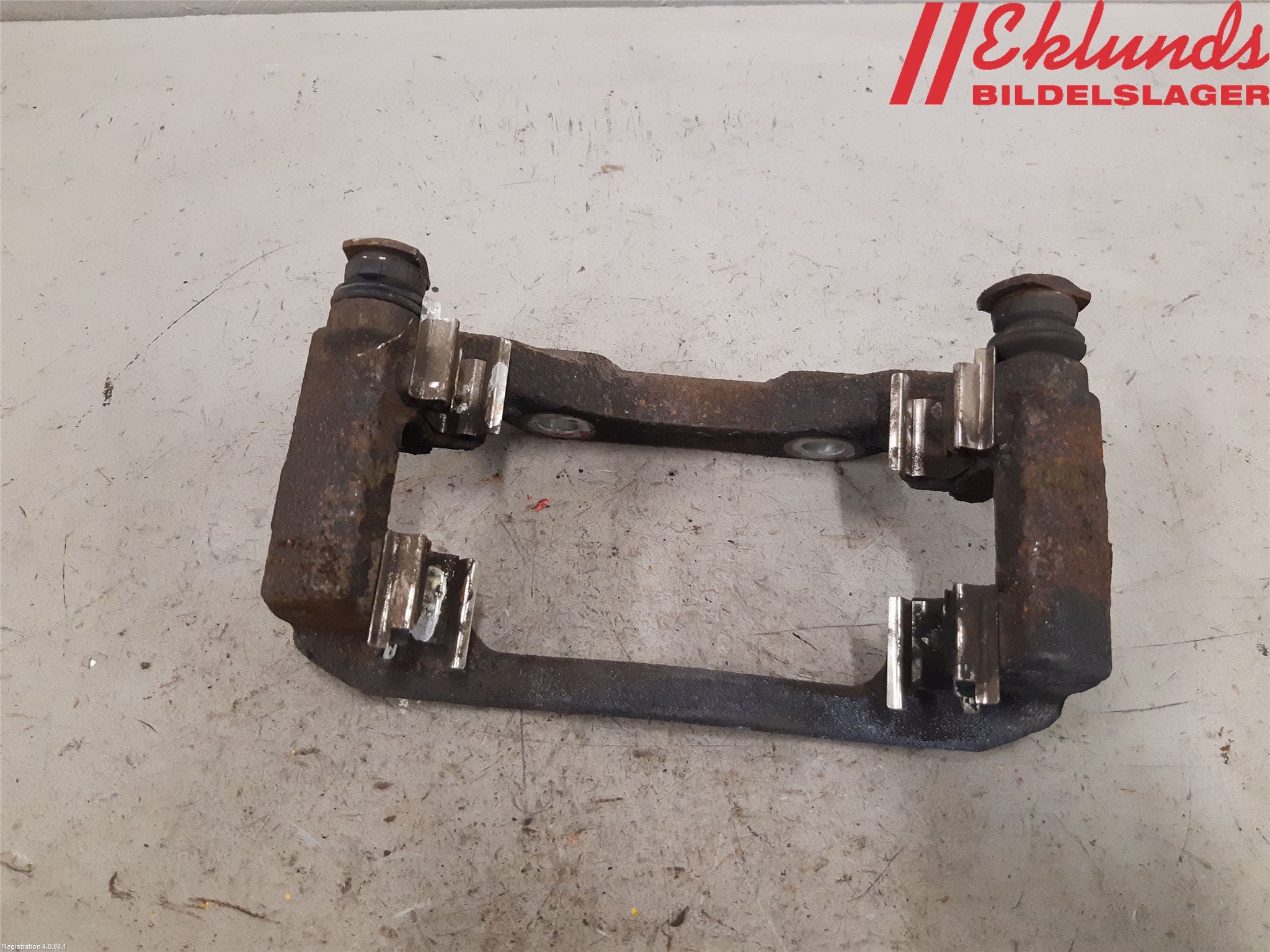 Opel CROSSLAND X 18- Bromsokshållare