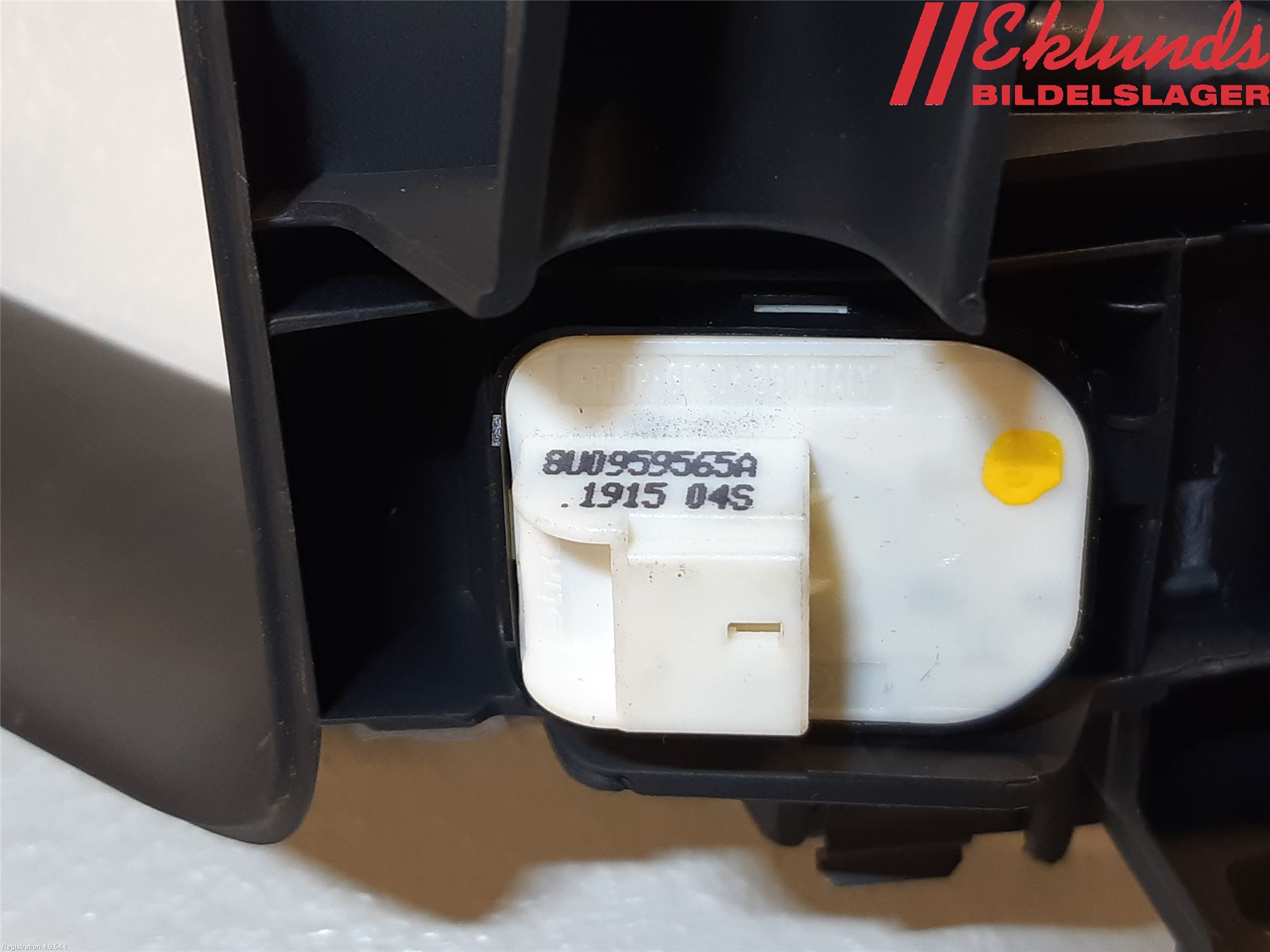 Audi Q3 8U 12-18 Strömställare Elhiss