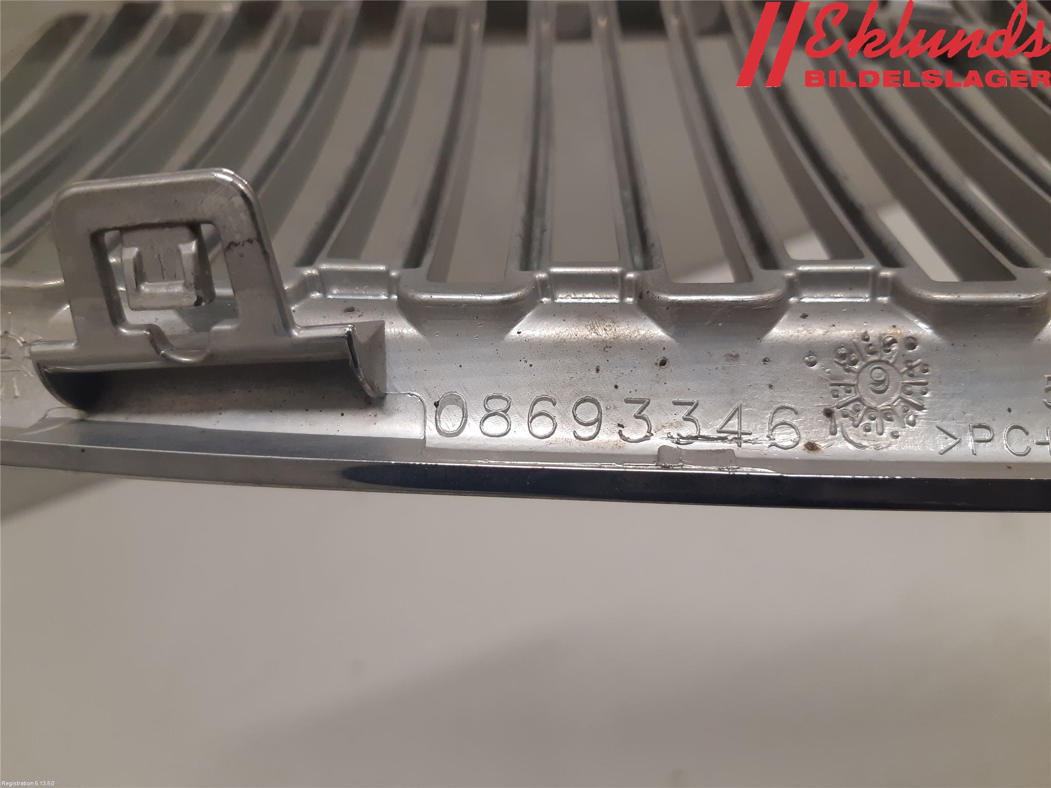 Volvo V70 05-08 Grill Komp