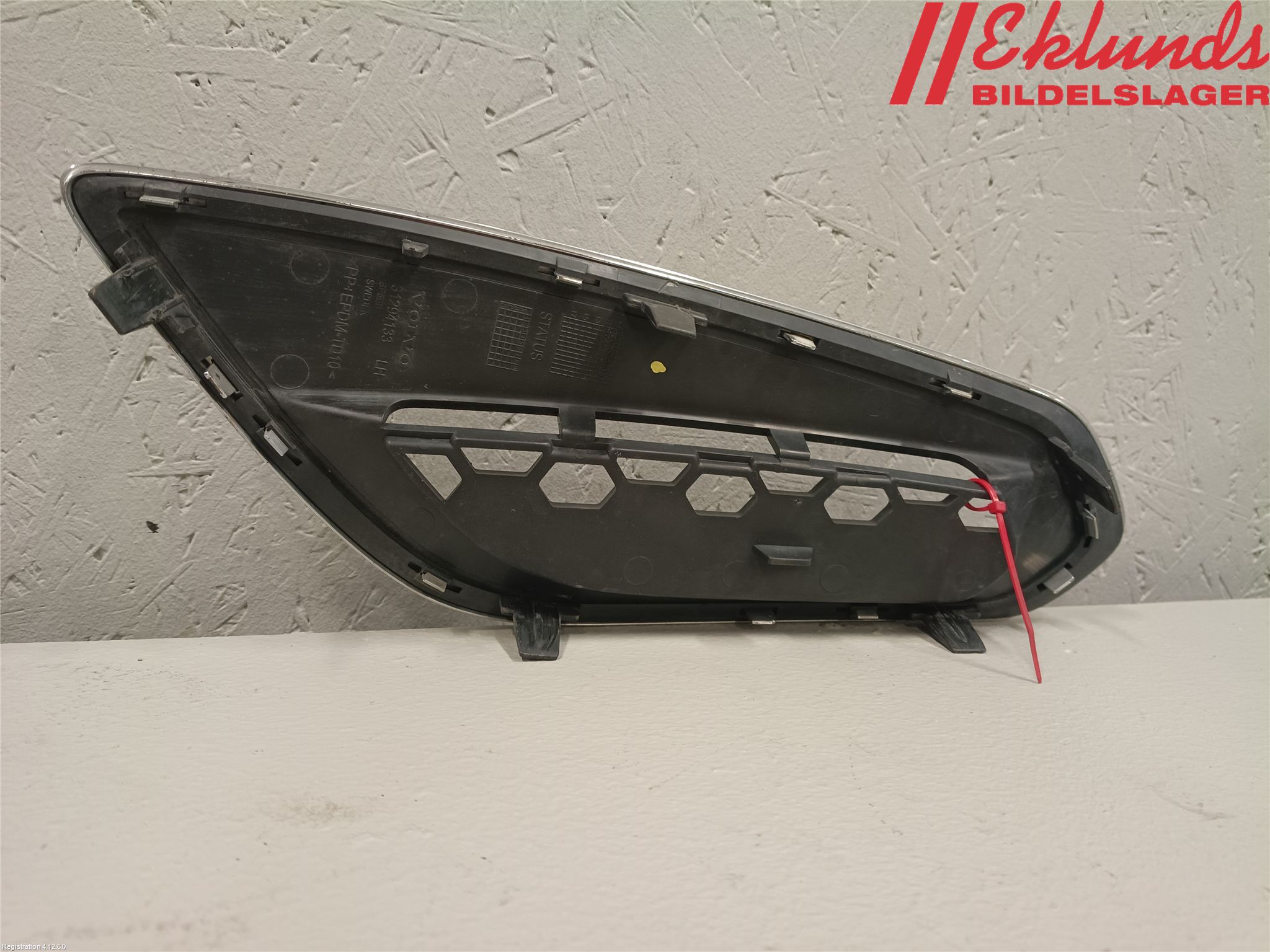Volvo V60 11-13 Stöt Utfyllnad-List-Grill