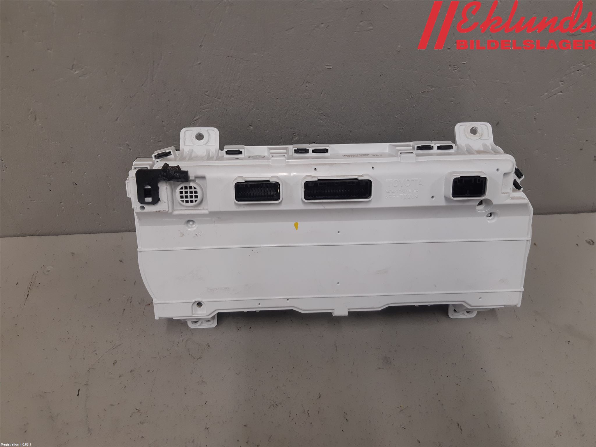 Toyota HILUX 16- Instrument Komb