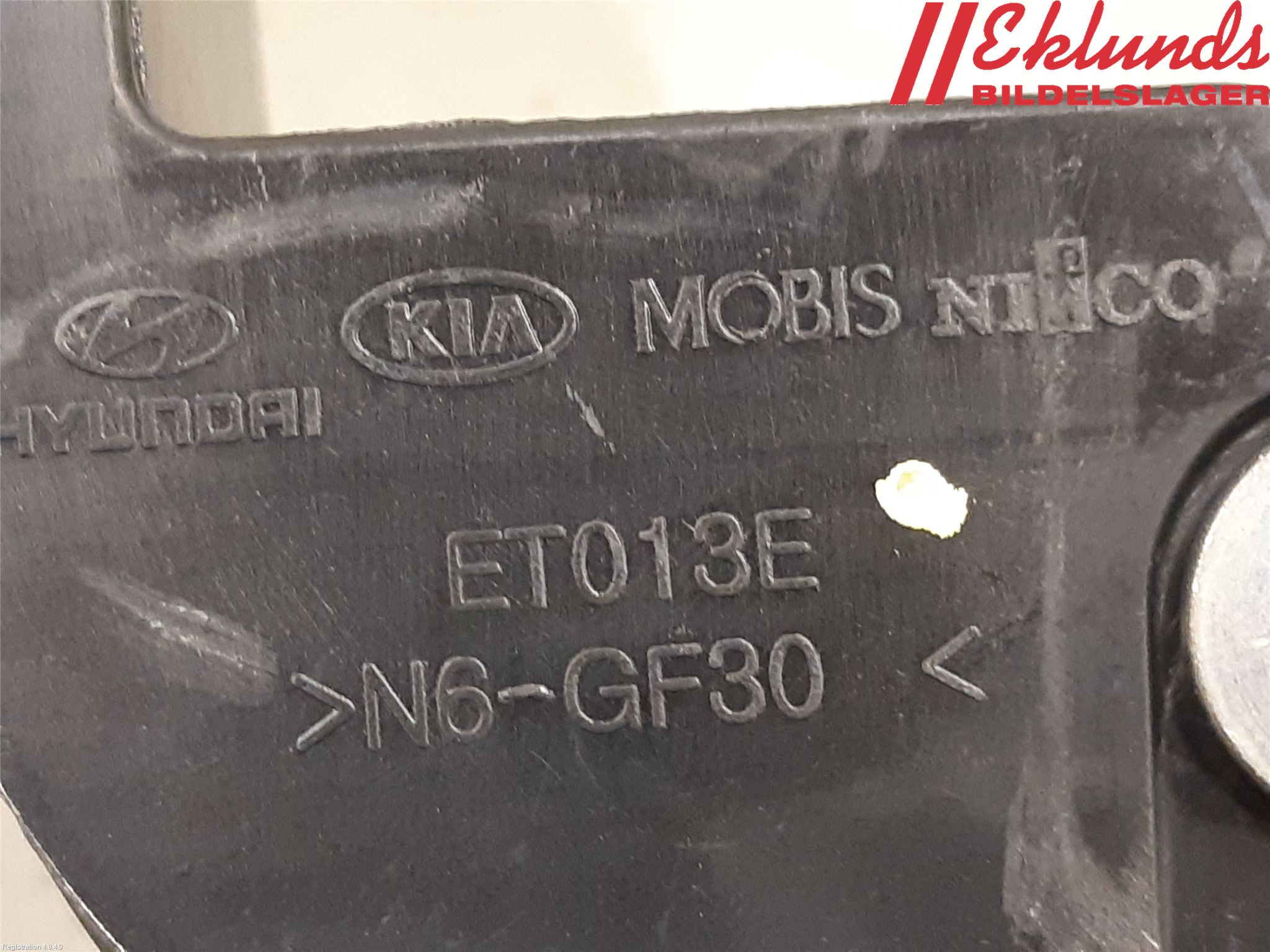 Kia CEED 12-18 Strålkast Fästsarg