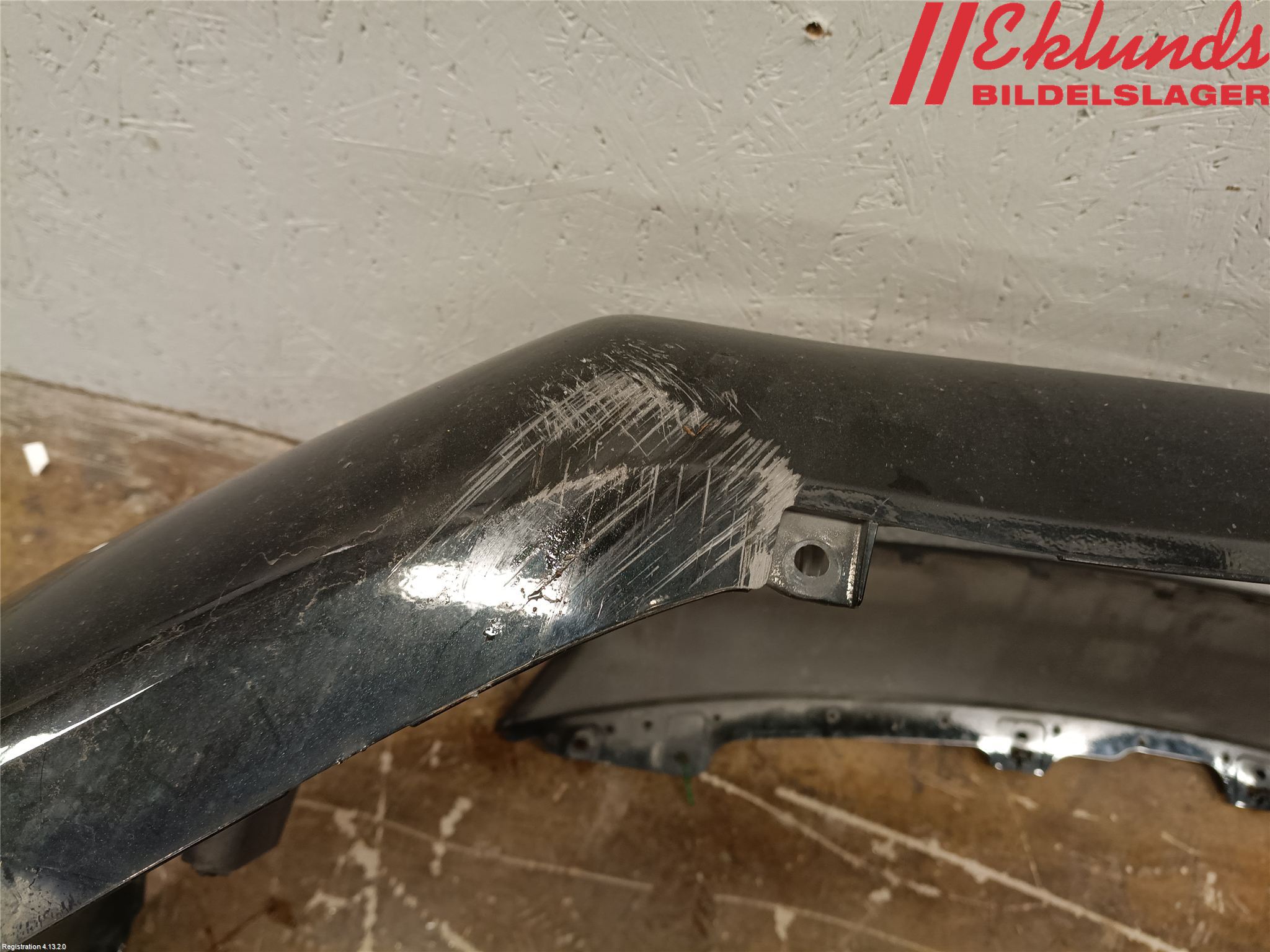 Suzuki SWIFT 17-24 Stötfångarbeklädnad Fram